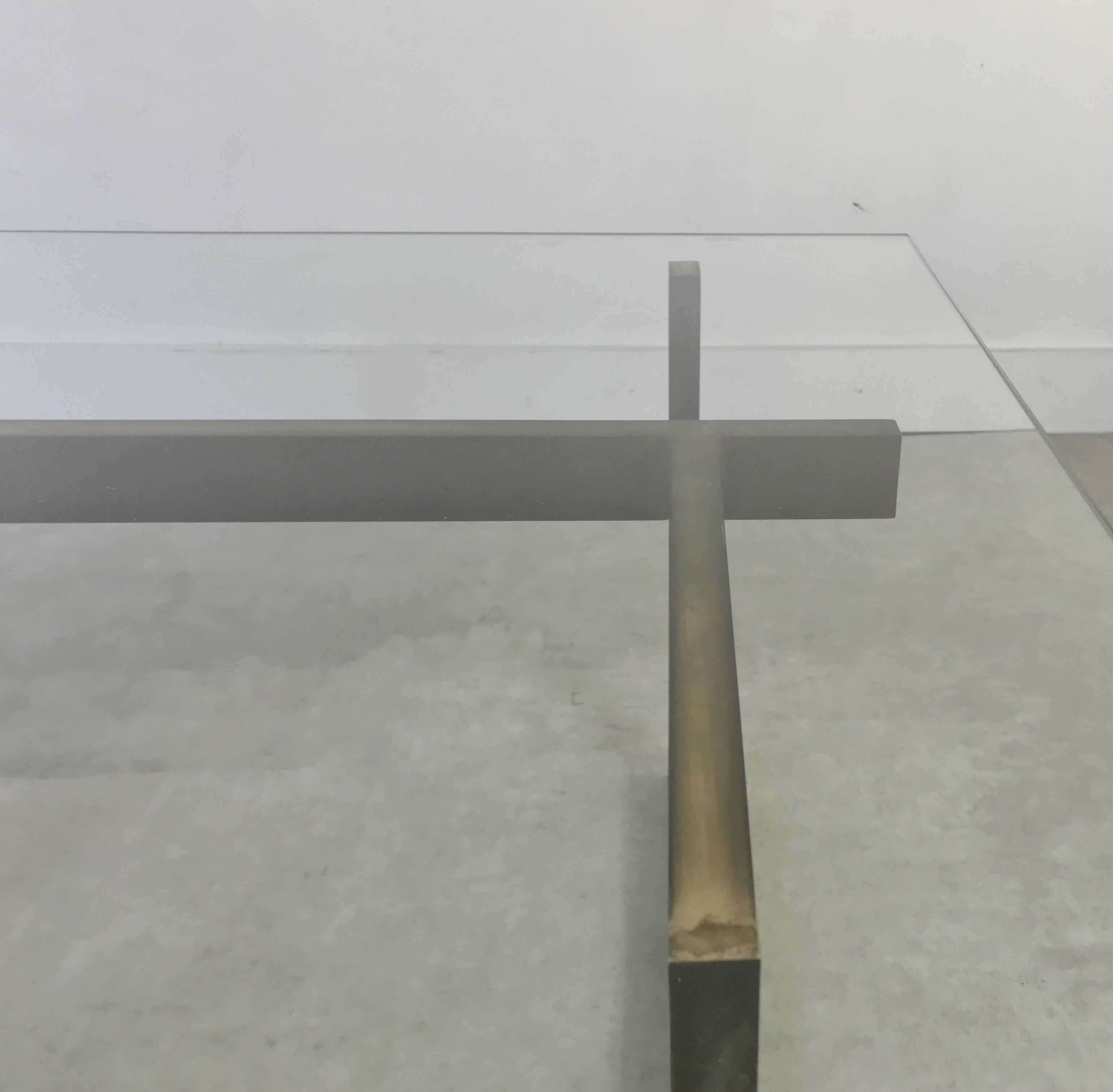 Sculptural Table low chic shabby brass of 1970