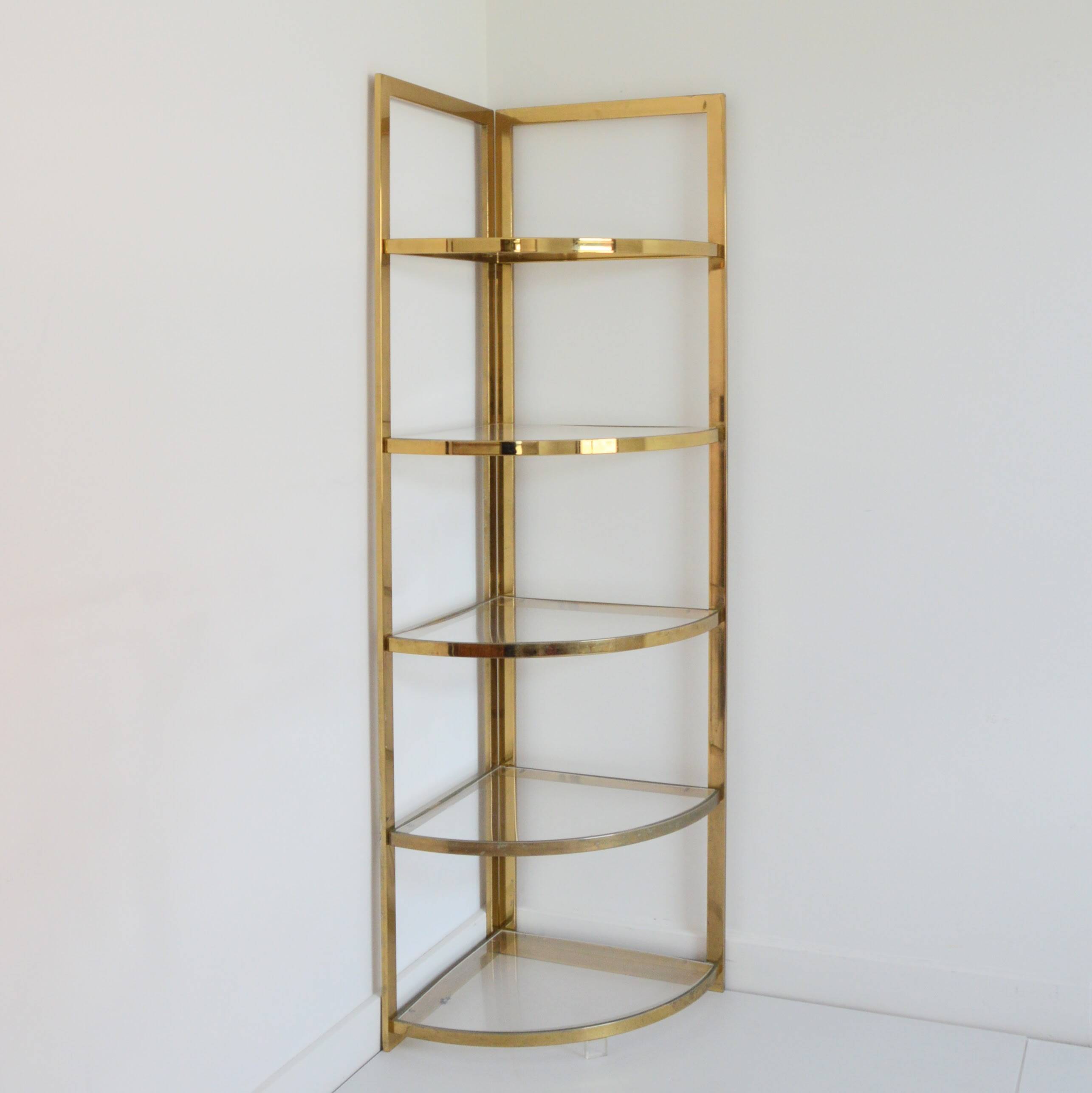Étagère d’angle en métal doré et plexiglas vintage 1970s