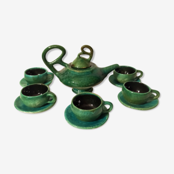 Tea set in ceramic