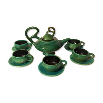 Tea set in ceramic