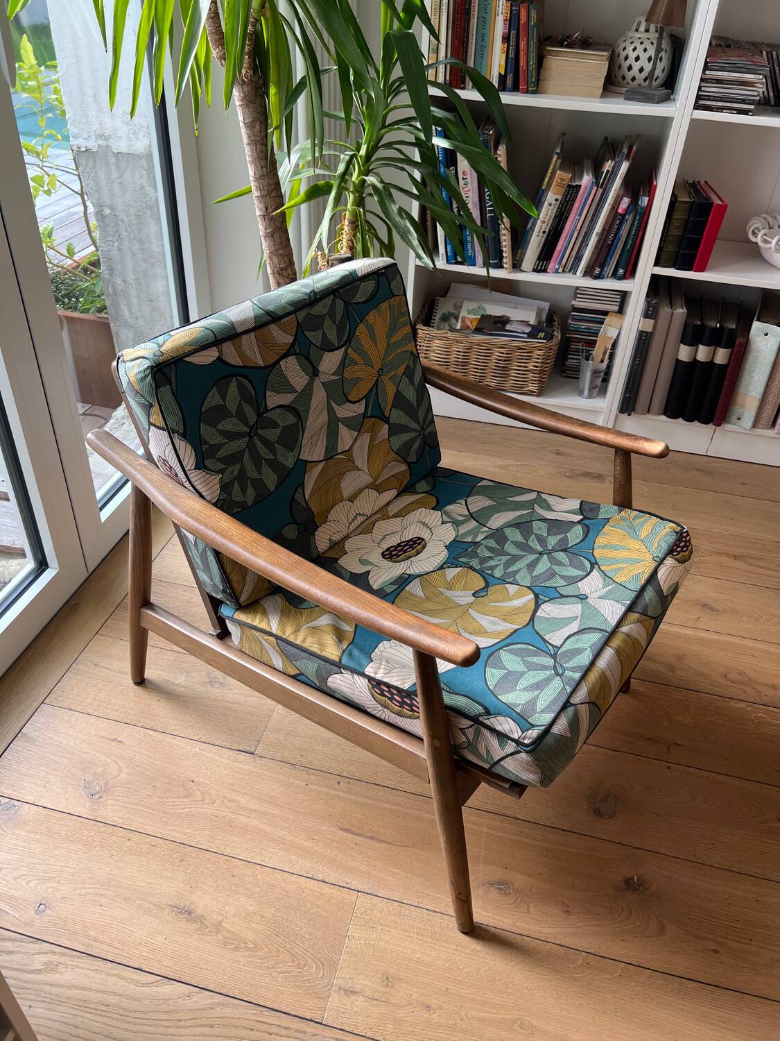 Set of 2 vintage Scandinavian boomerang style armchairs