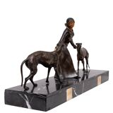 Sculpture Art Déco d'une femme avec des lévriers 1920/30 France