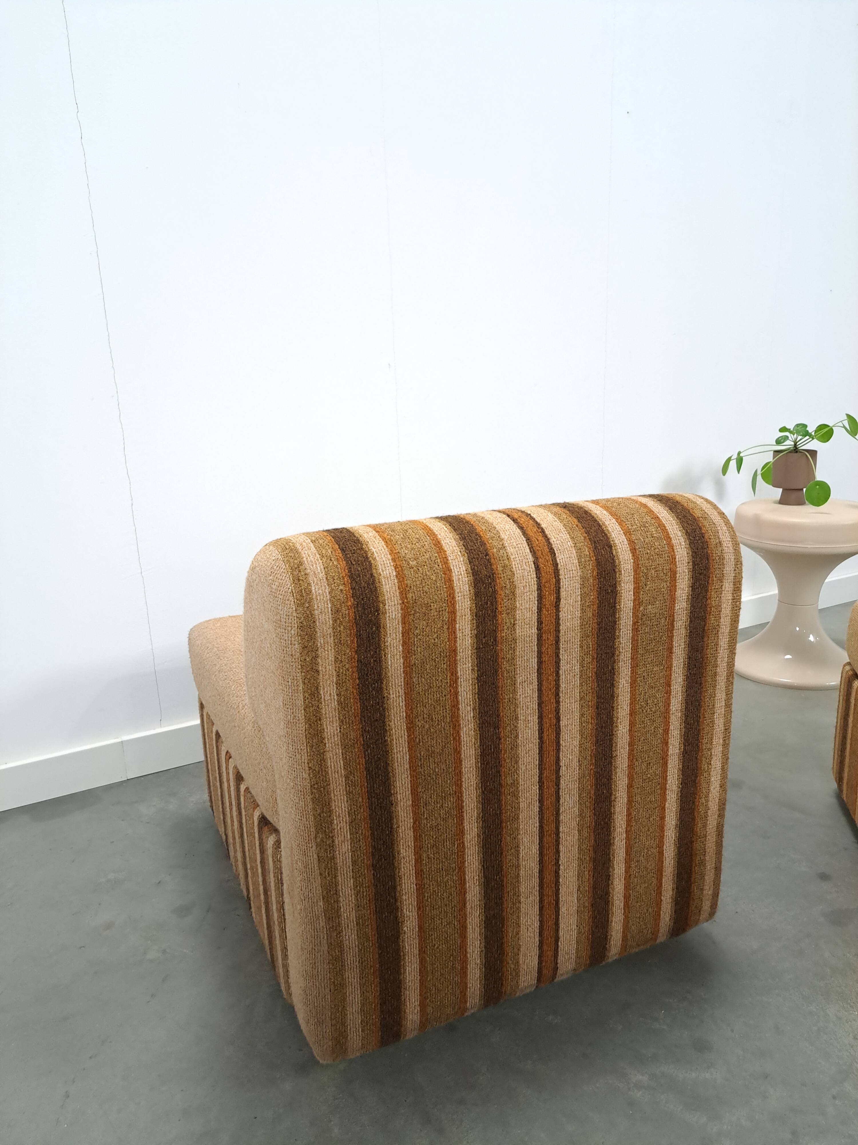 Gestreepte elementen fauteuil met hocker of sofa