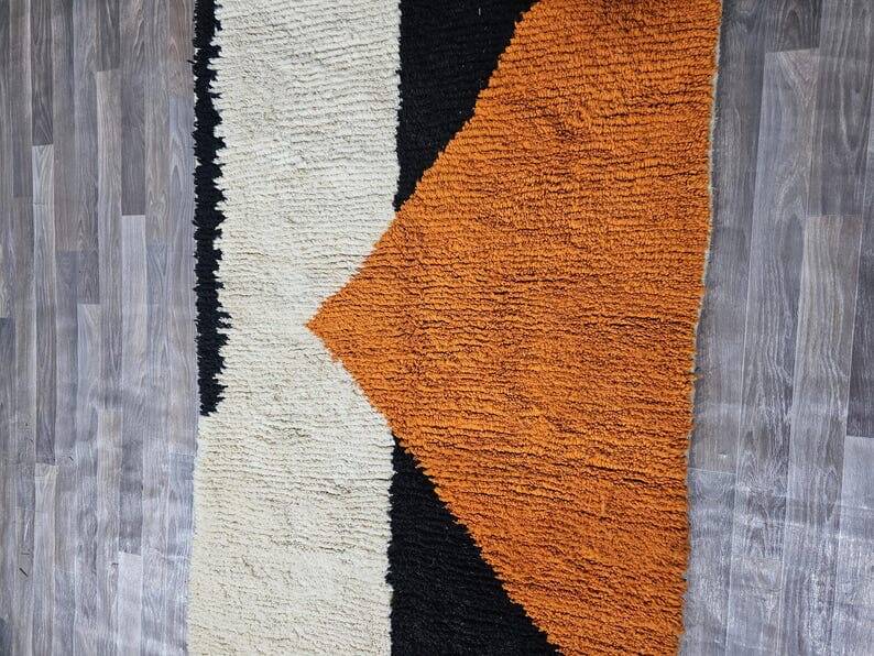 Handmade pure wool rug, traditional size 100 x 200 cm.