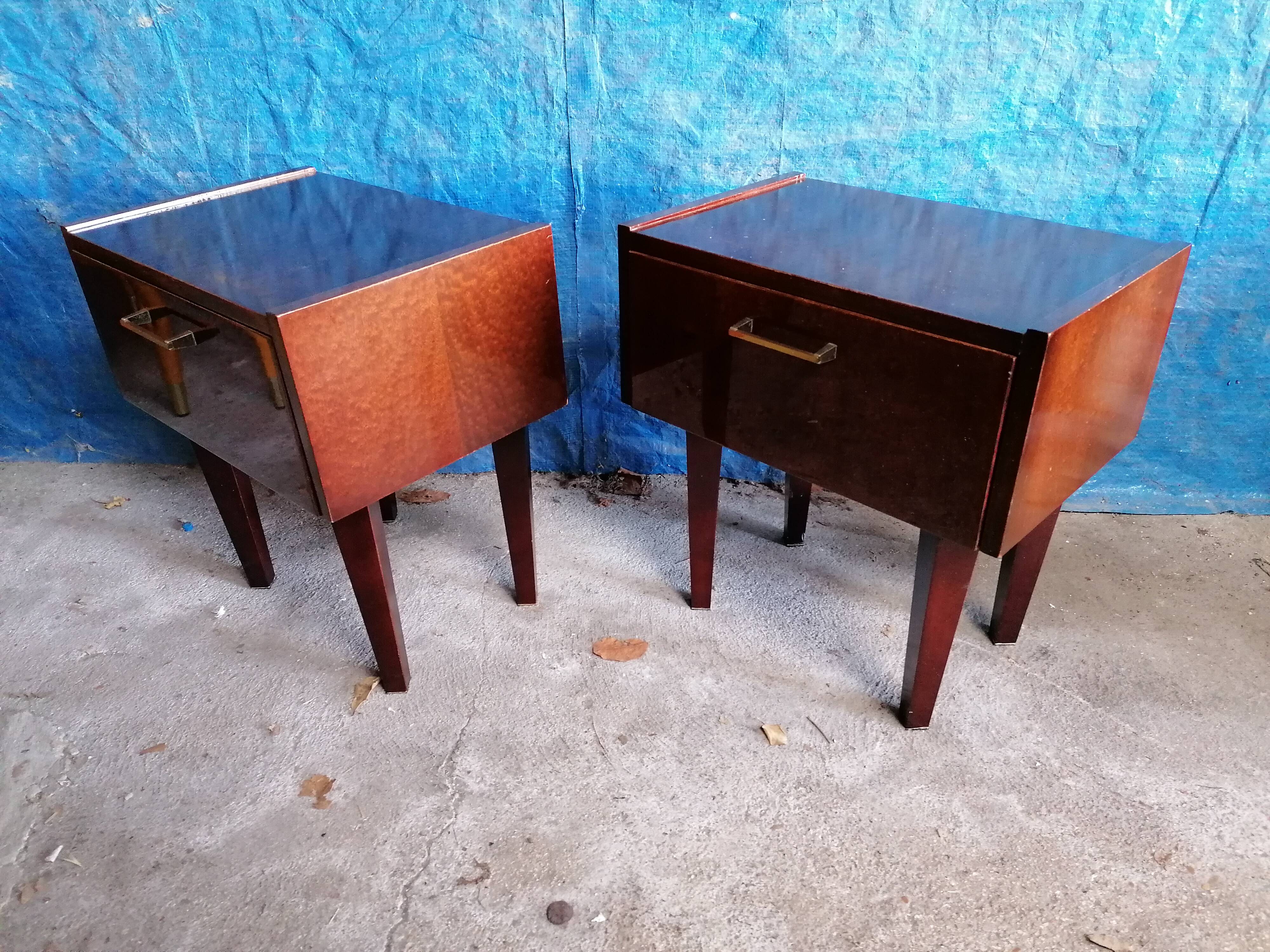 Lot 2 vintage bedside tables