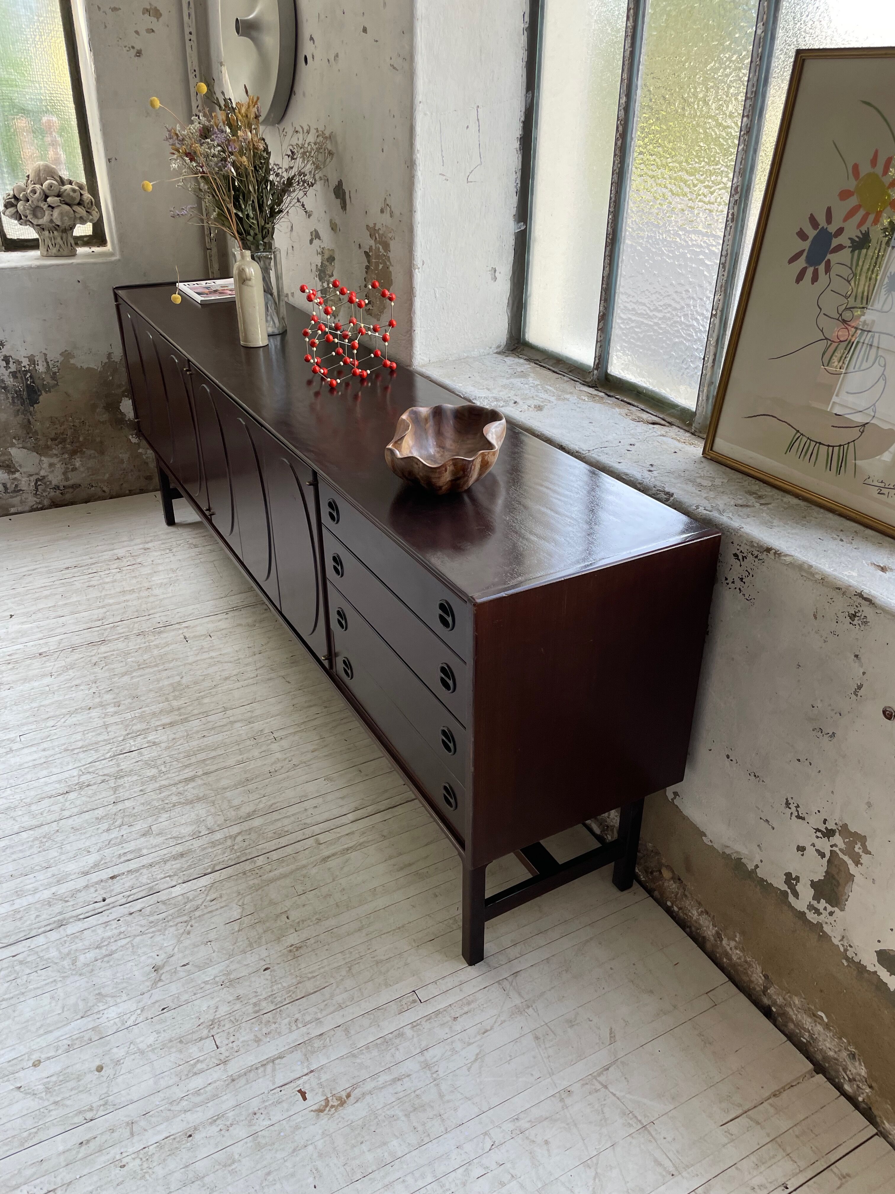 Walnut row Roche Bobois 240 cm