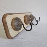Ecru solid teak coat hook with 3 cast iron hooks