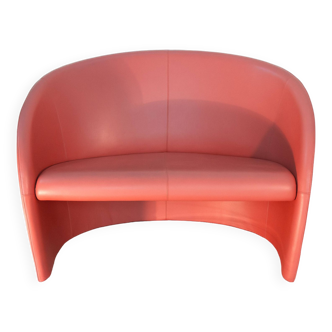 Coral leather sofa, Design Massimo and Lella Vignelli