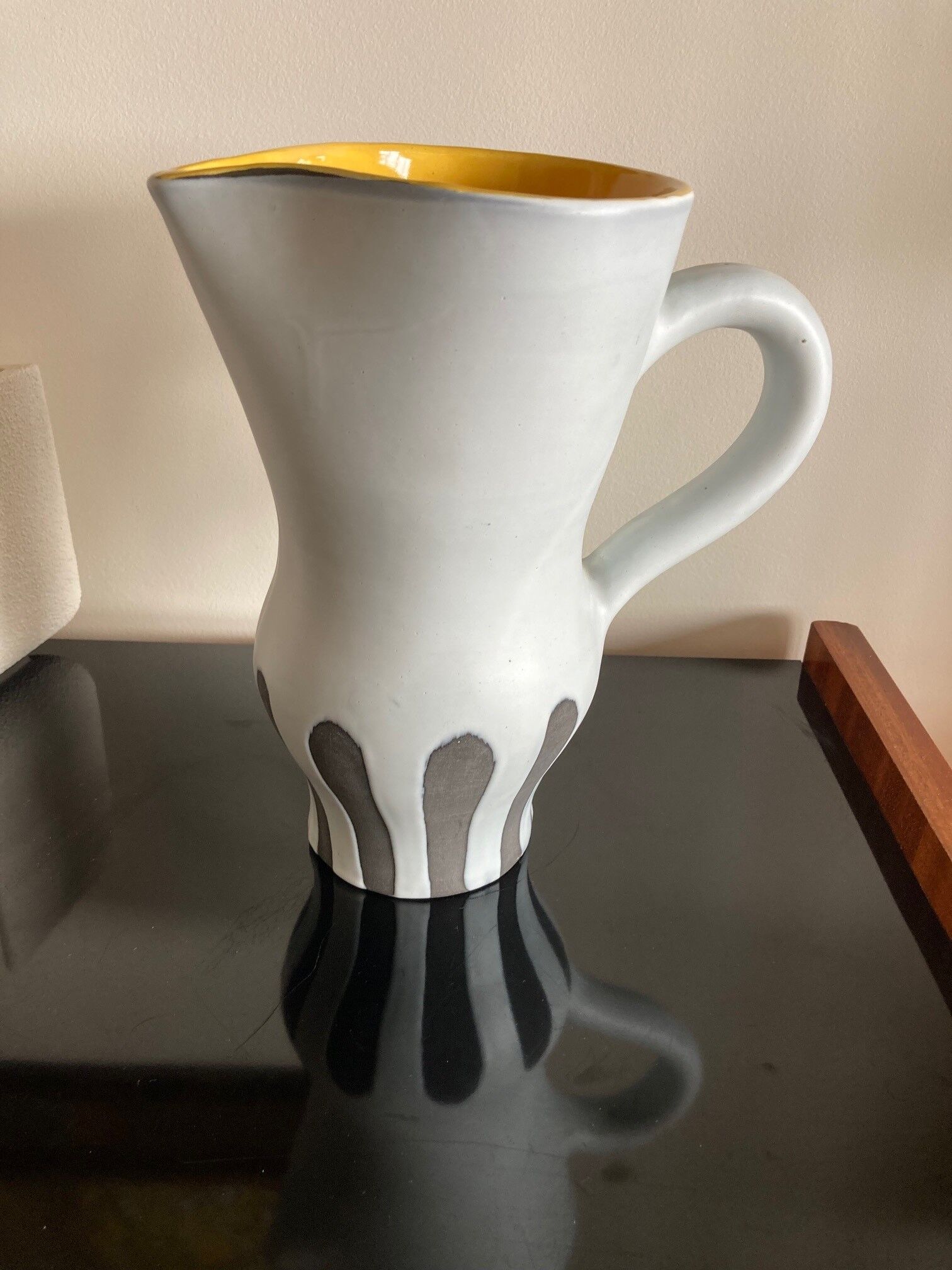 Pitcher Vallauris Capron