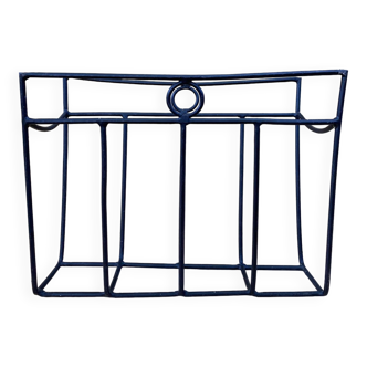 Magazine holders folk art in black metal