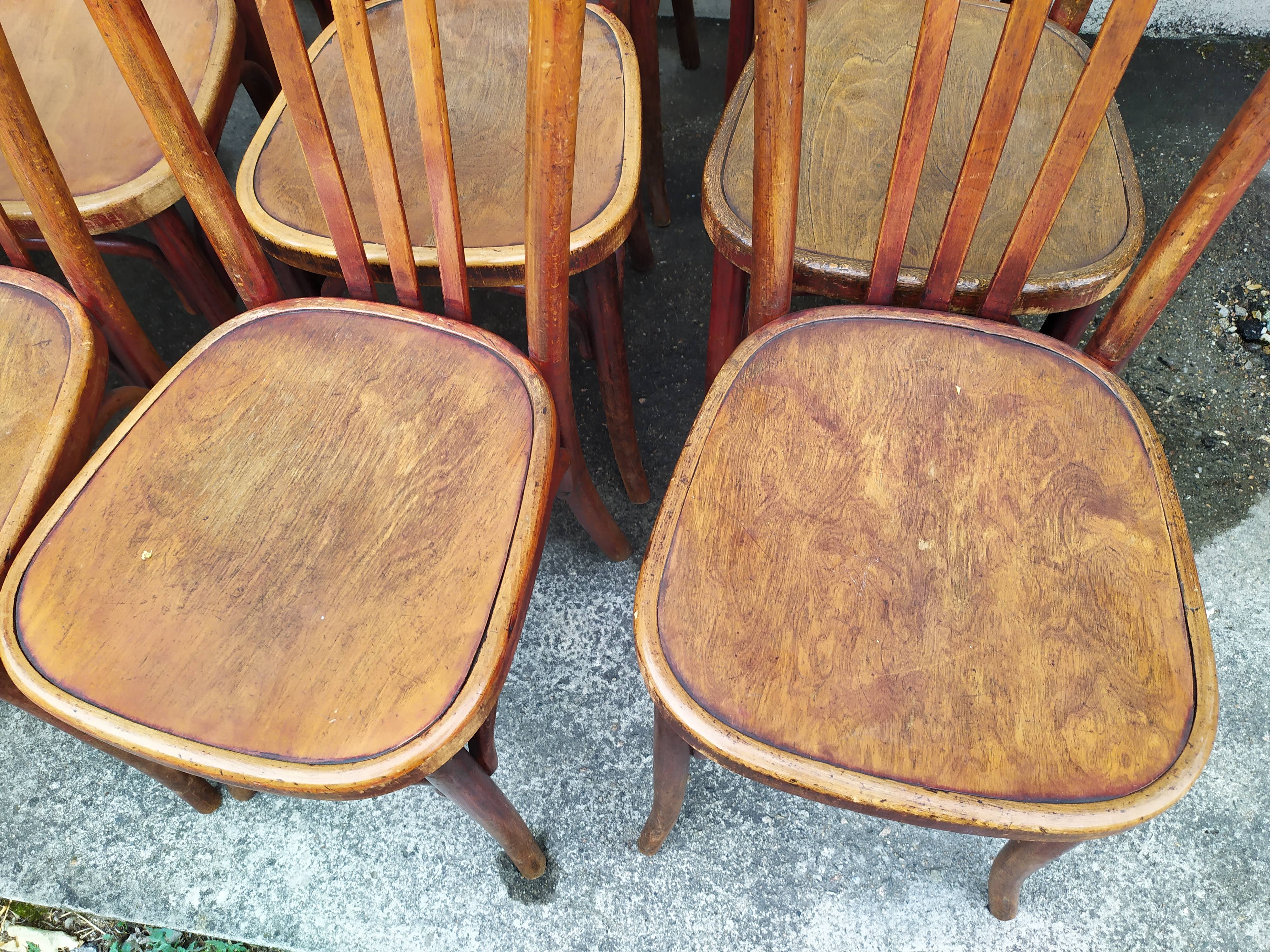 Lot de 18 chaises bistrot Fischel