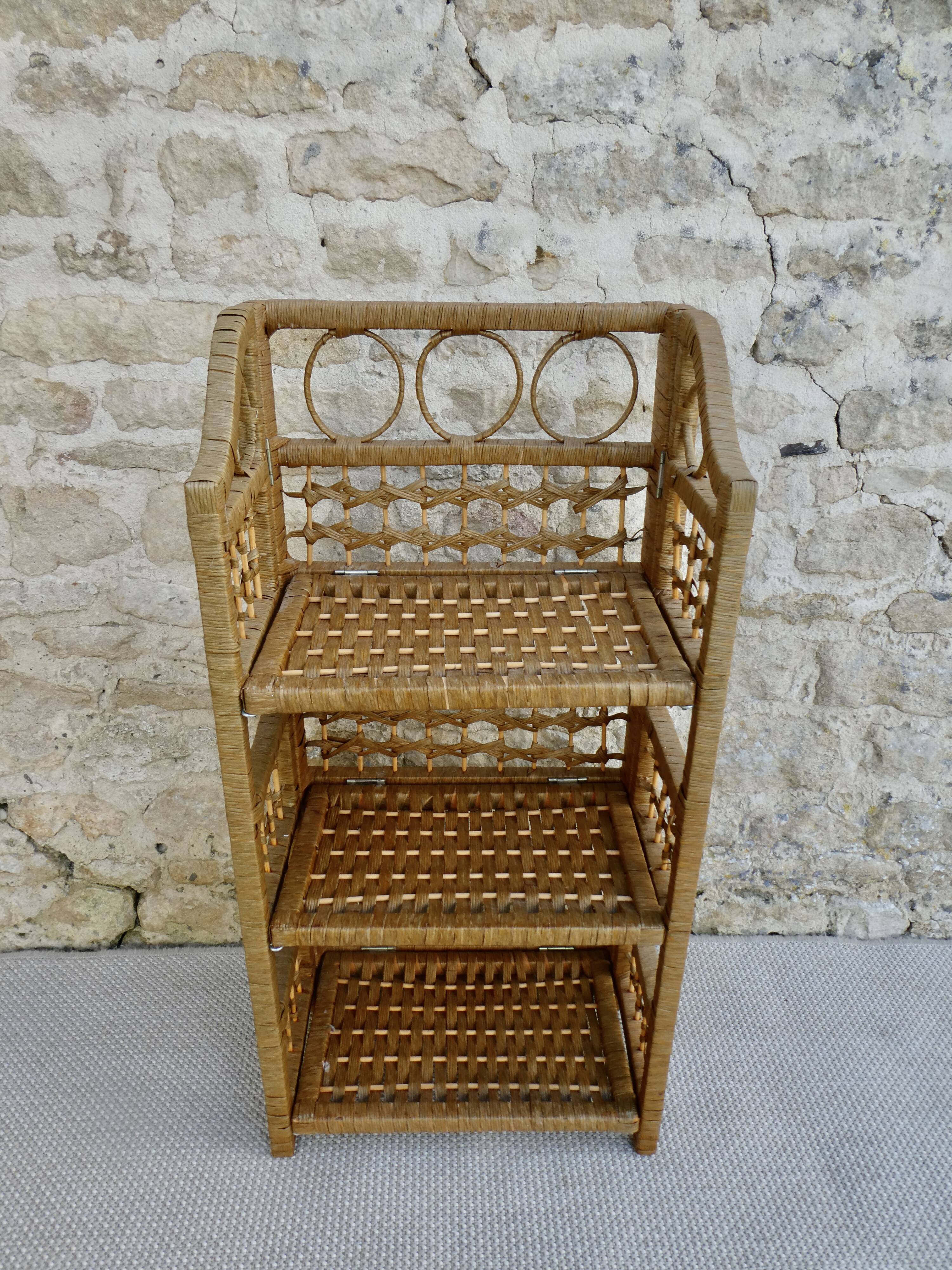 Folding shelf in wood and raffia