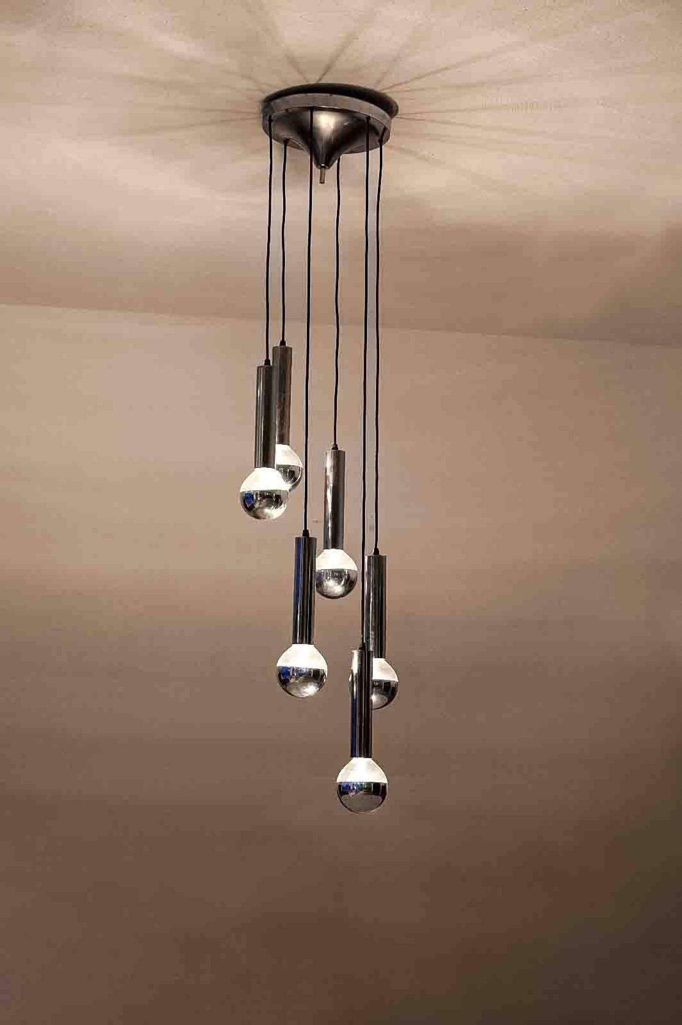 Grand lustre en cascade du milieu du siècle en chrome