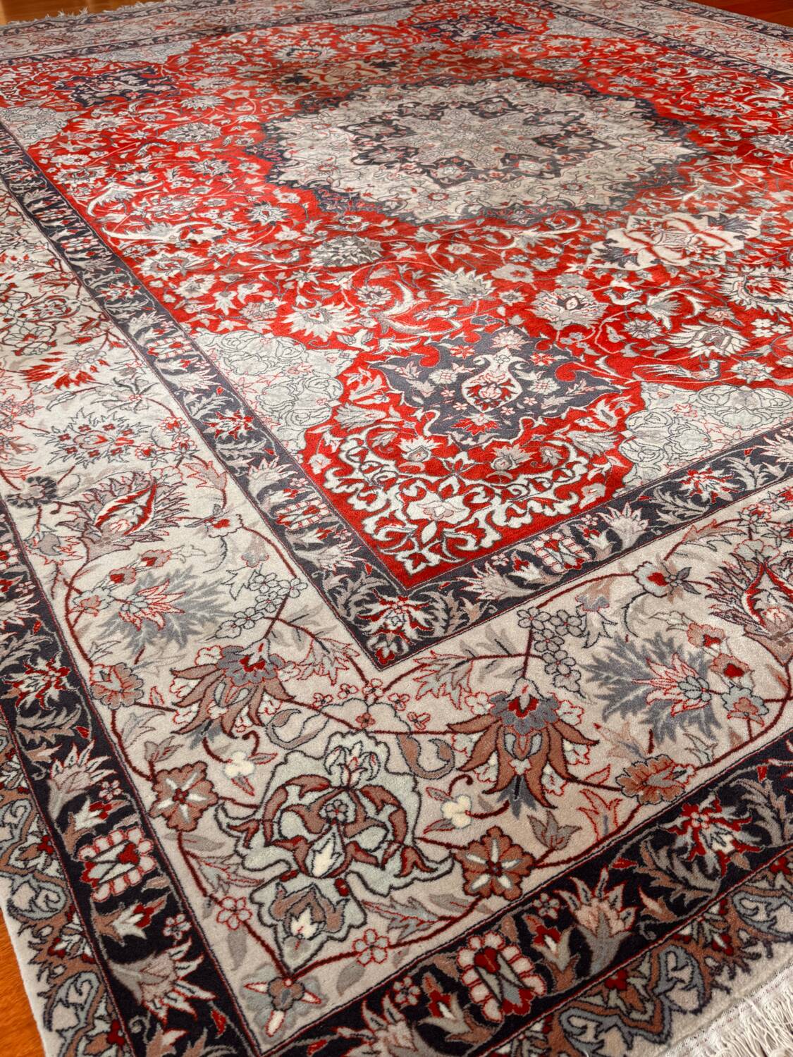 Chinese Bidjar carpet 330 cm x 256 cm