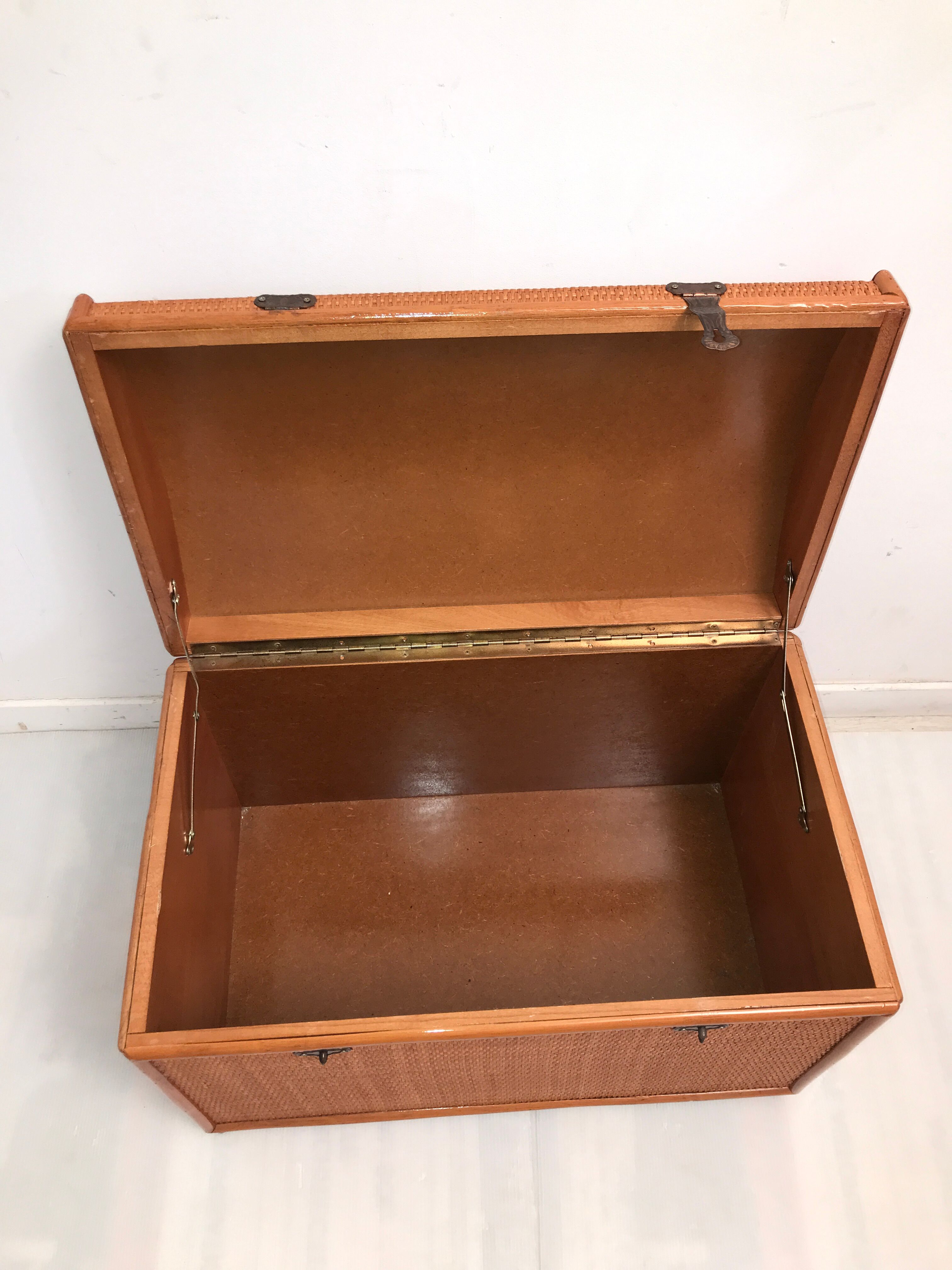 Trunk trunk in canned rattan 50s-60s