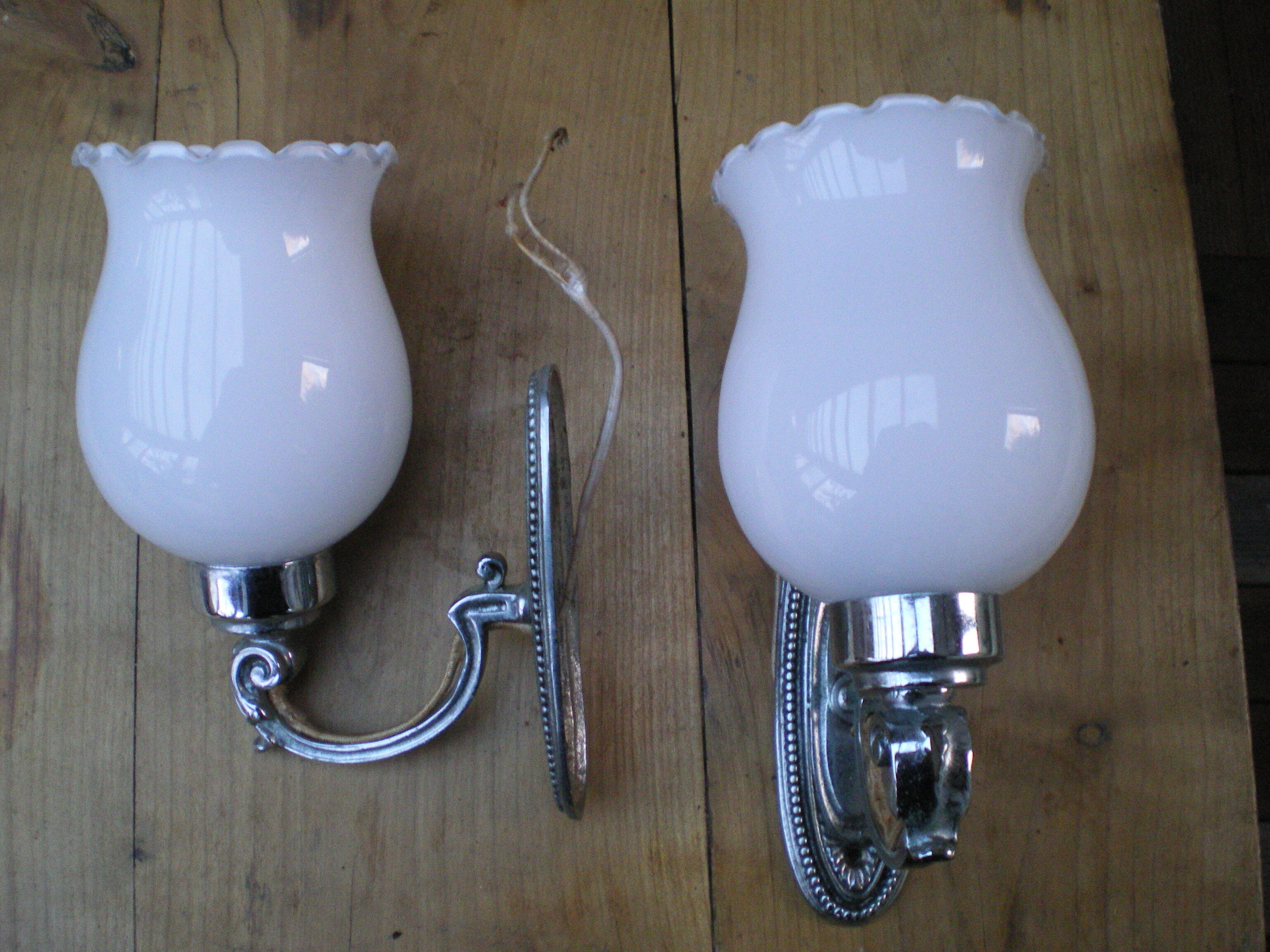 Pair of wall light chrome metal and opaline
