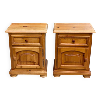 Pair of English bedside tables in solid pine wood