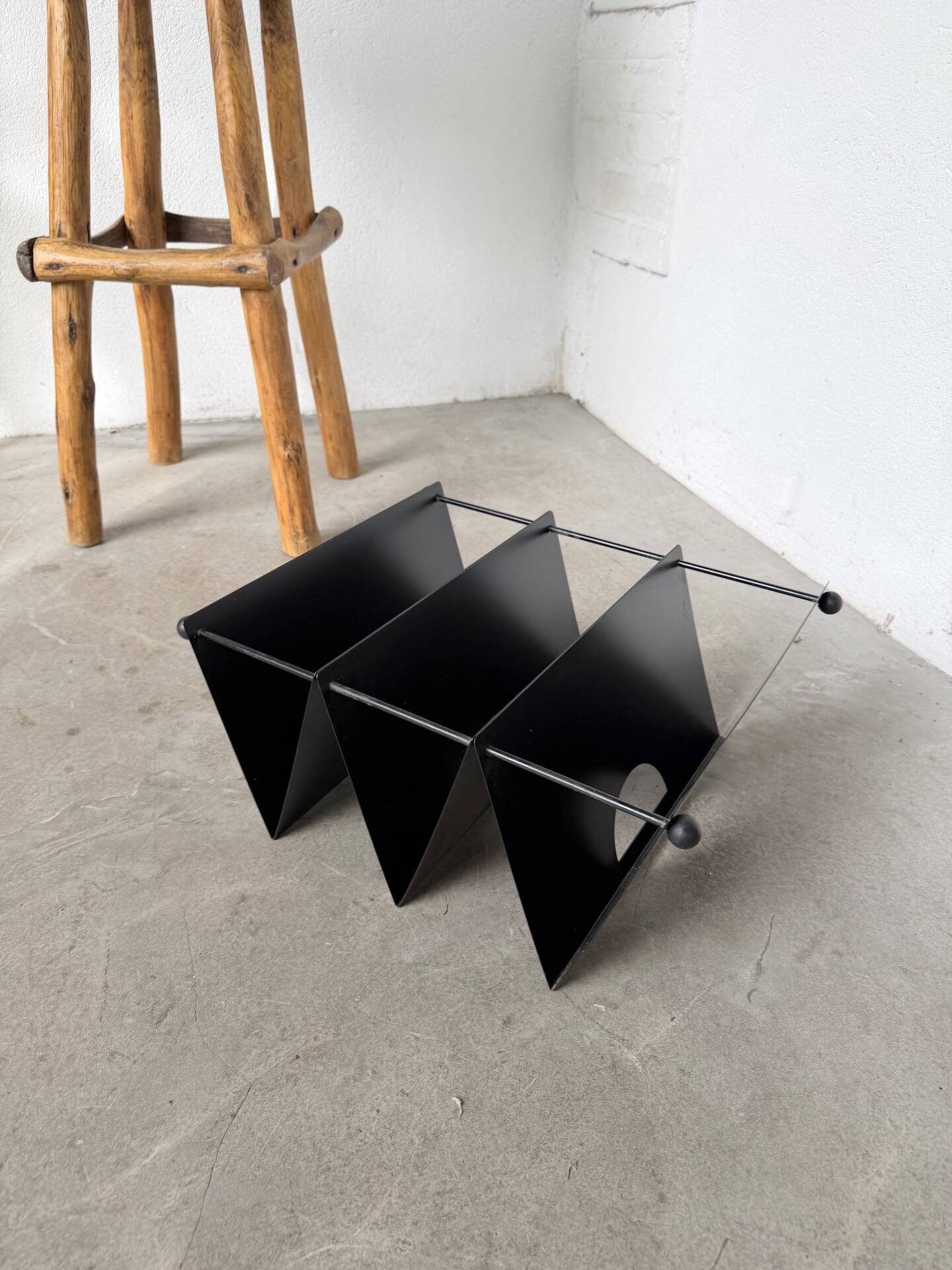 Modular magazine rack Memphis 1980