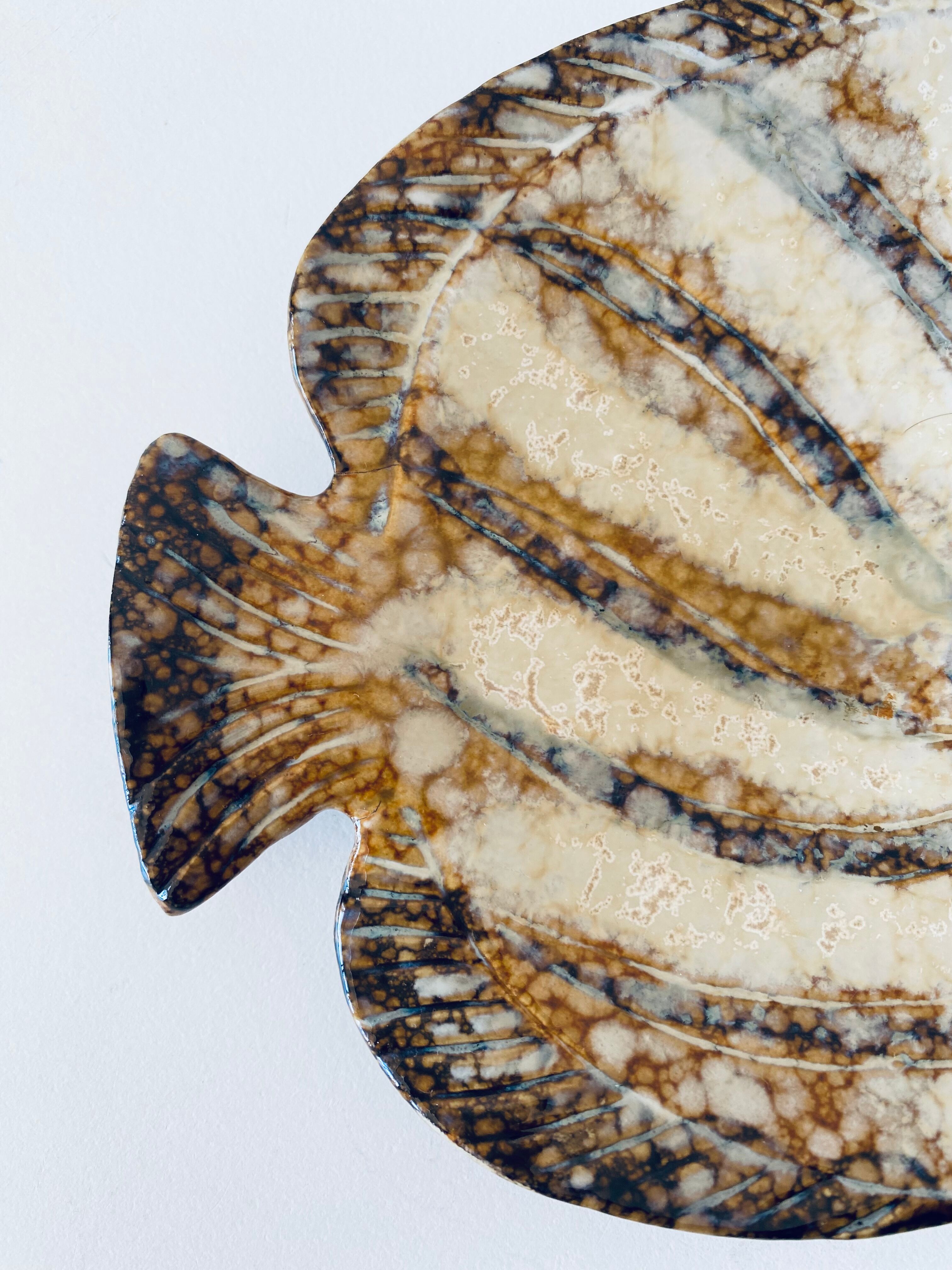 Ceramic fish-shaped cup