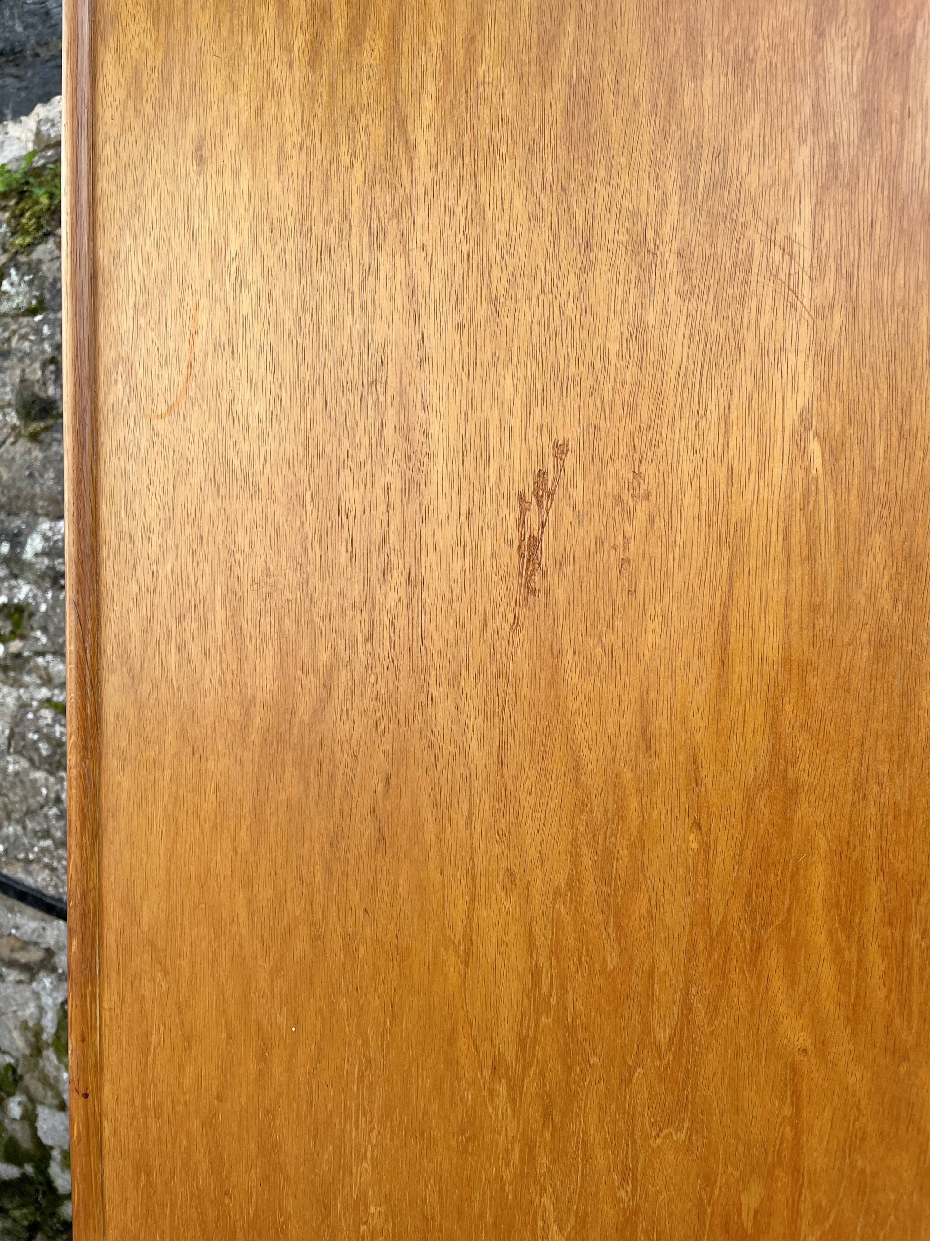 Armoire en chêne 3 portes miroir pieds compas
