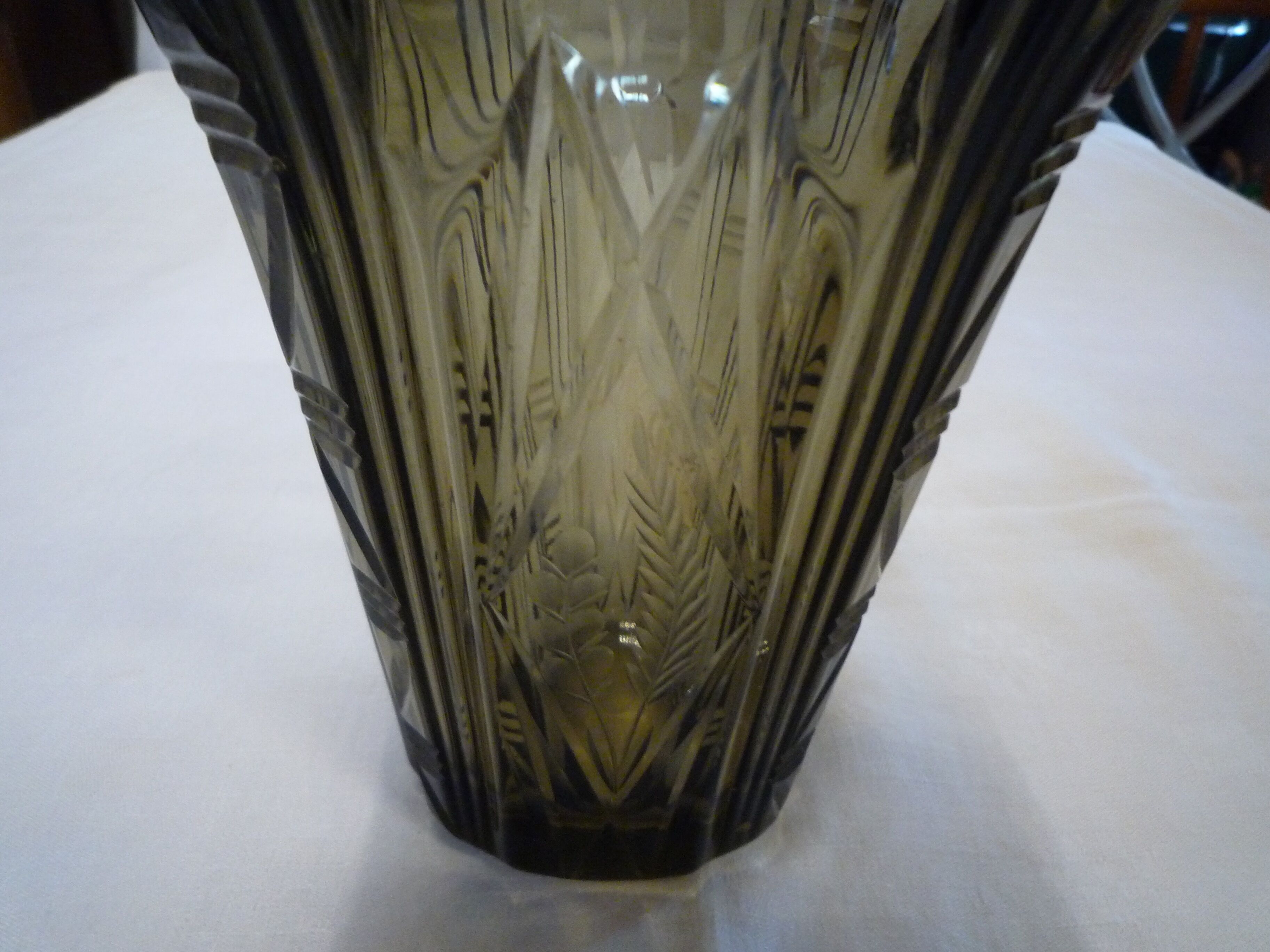 Glass vase art-deco France 1930