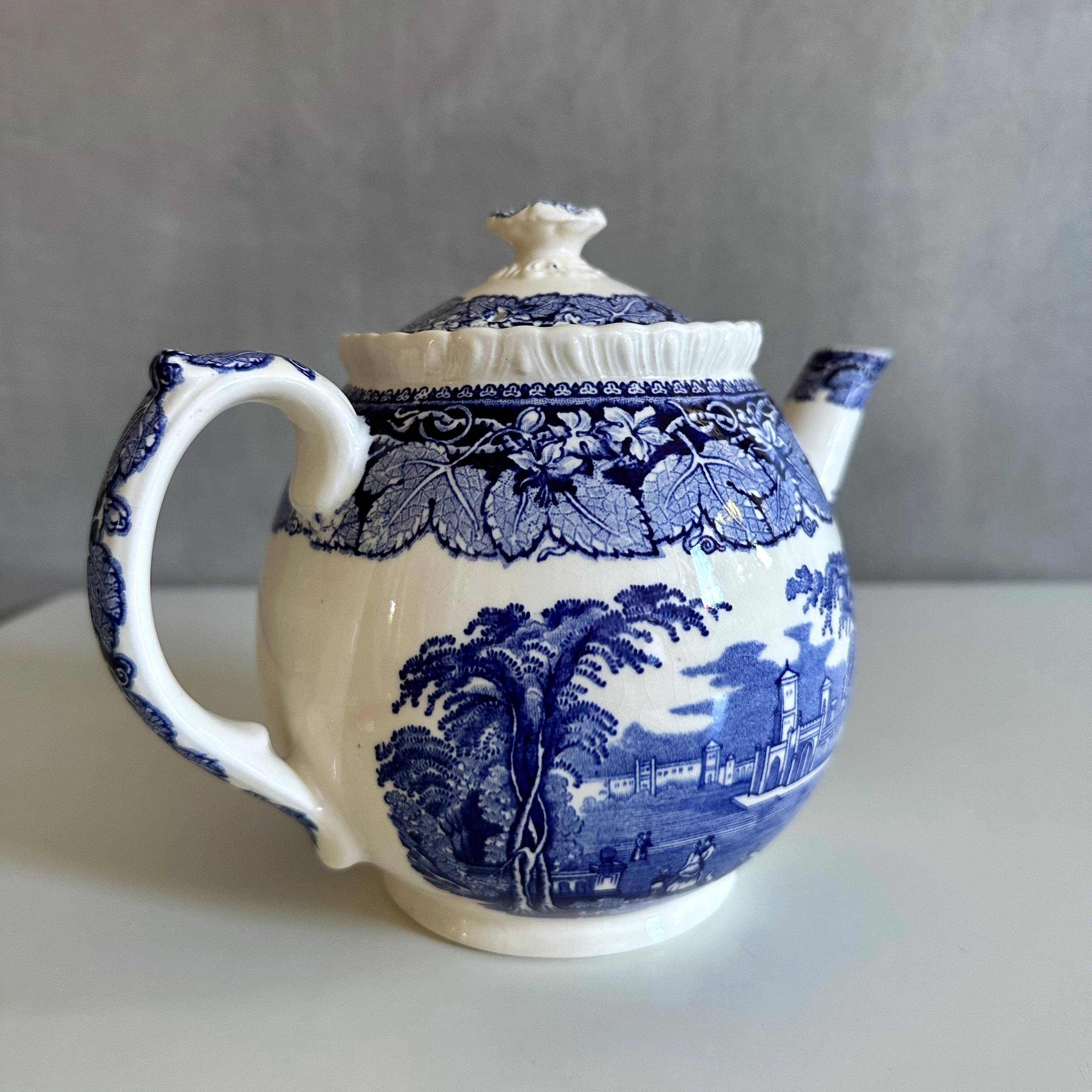Théière « Vista Blue » de Mason – Faïence anglaise bleue et blanche