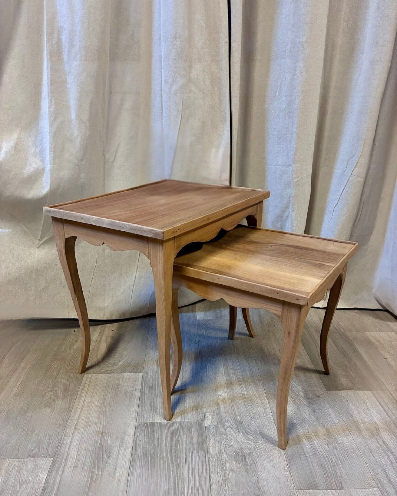 Tables gigognes