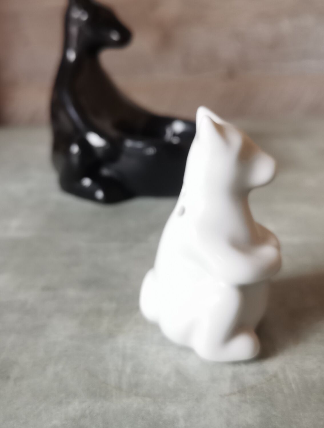 Pepper shaker kangaroo ceramic