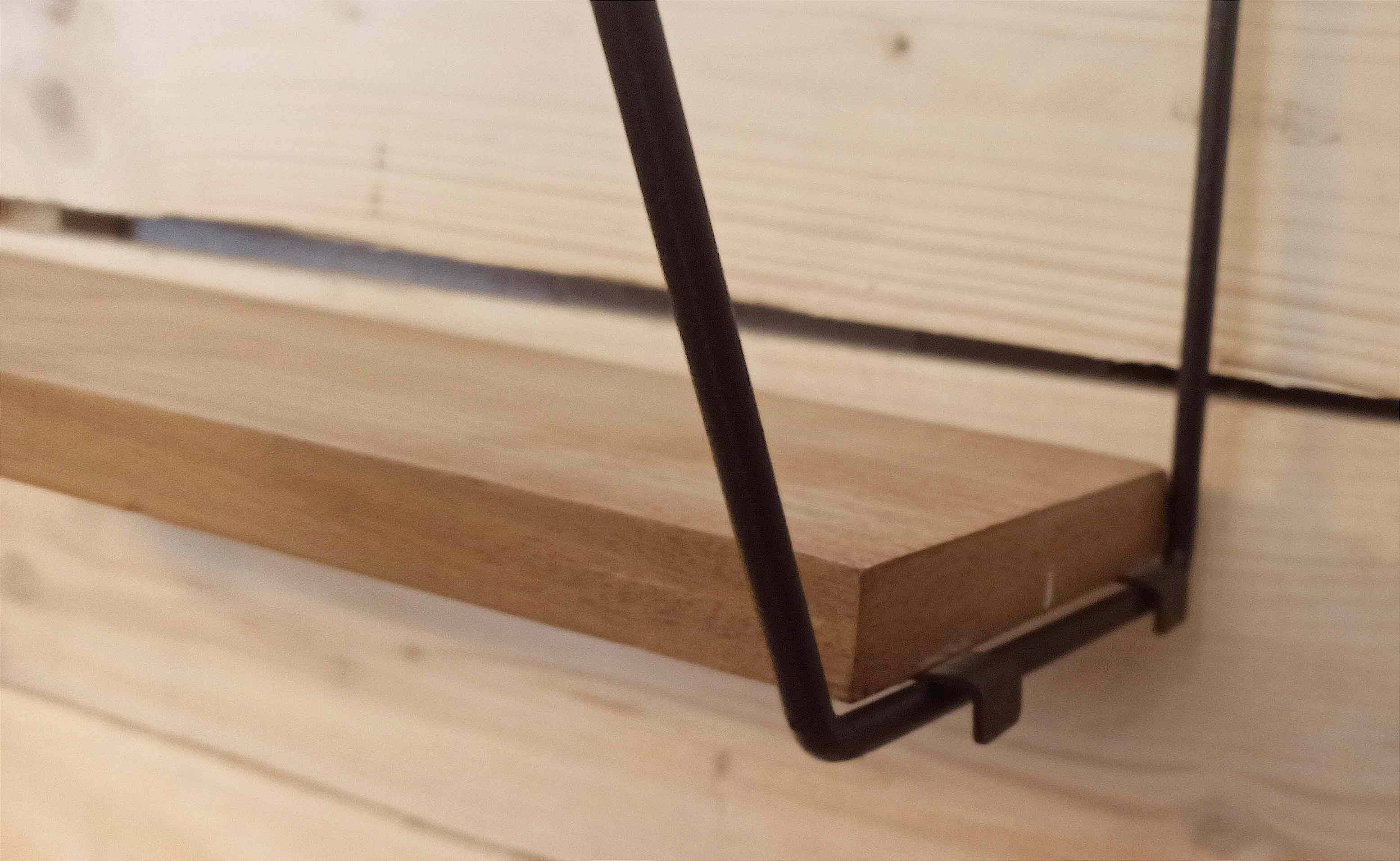 Etagère murale teck 3 étagères style Nils Strinning, 1950s
