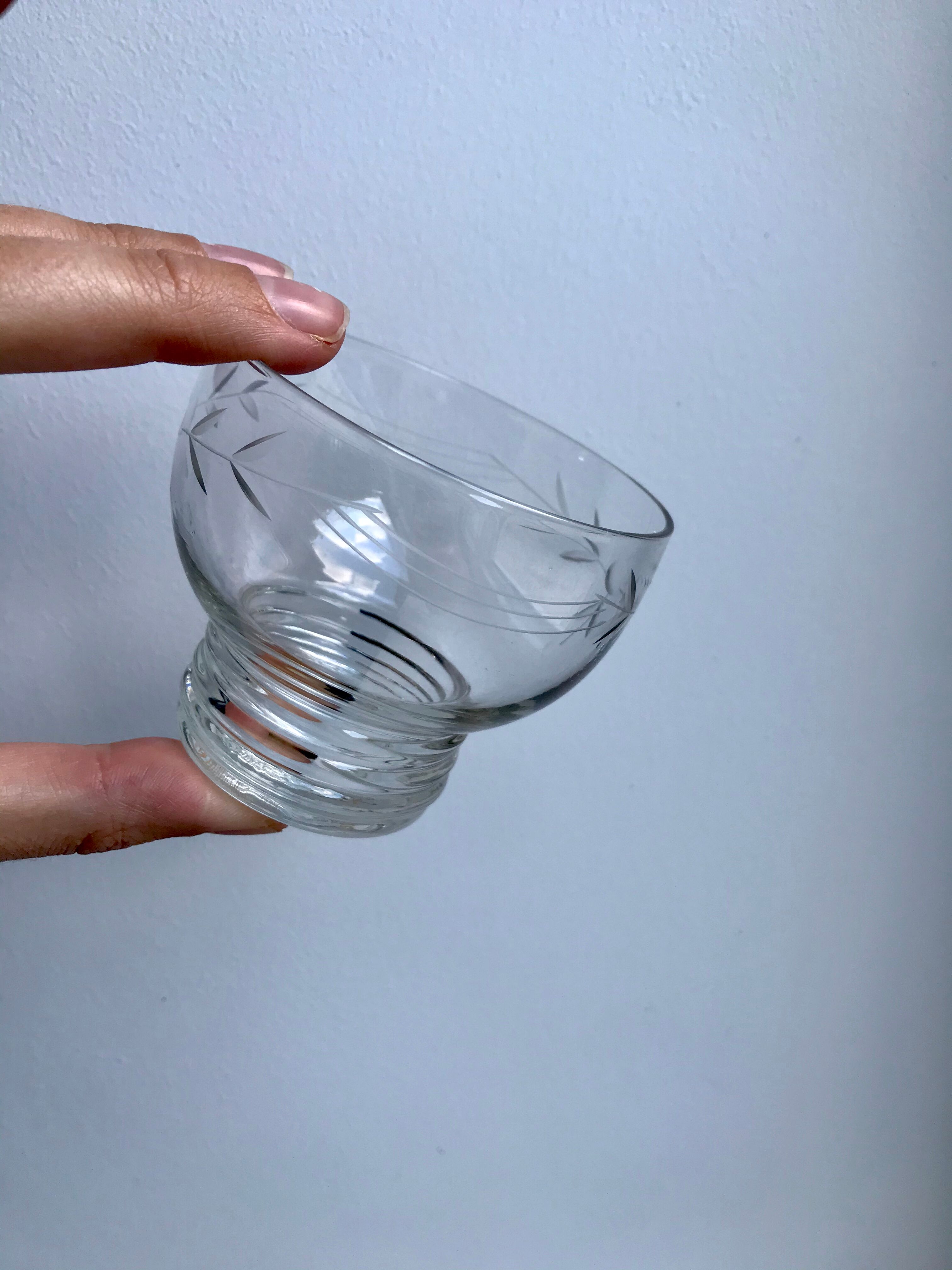 Set of 6 crystal champagne glasses engraved 50s-60s