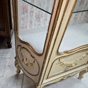 vitrine de style Louis XV