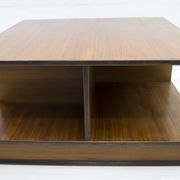 Table basse italienne en noyer de style moderne du milieu du siècle de F.Lli Saporiti, années 1960