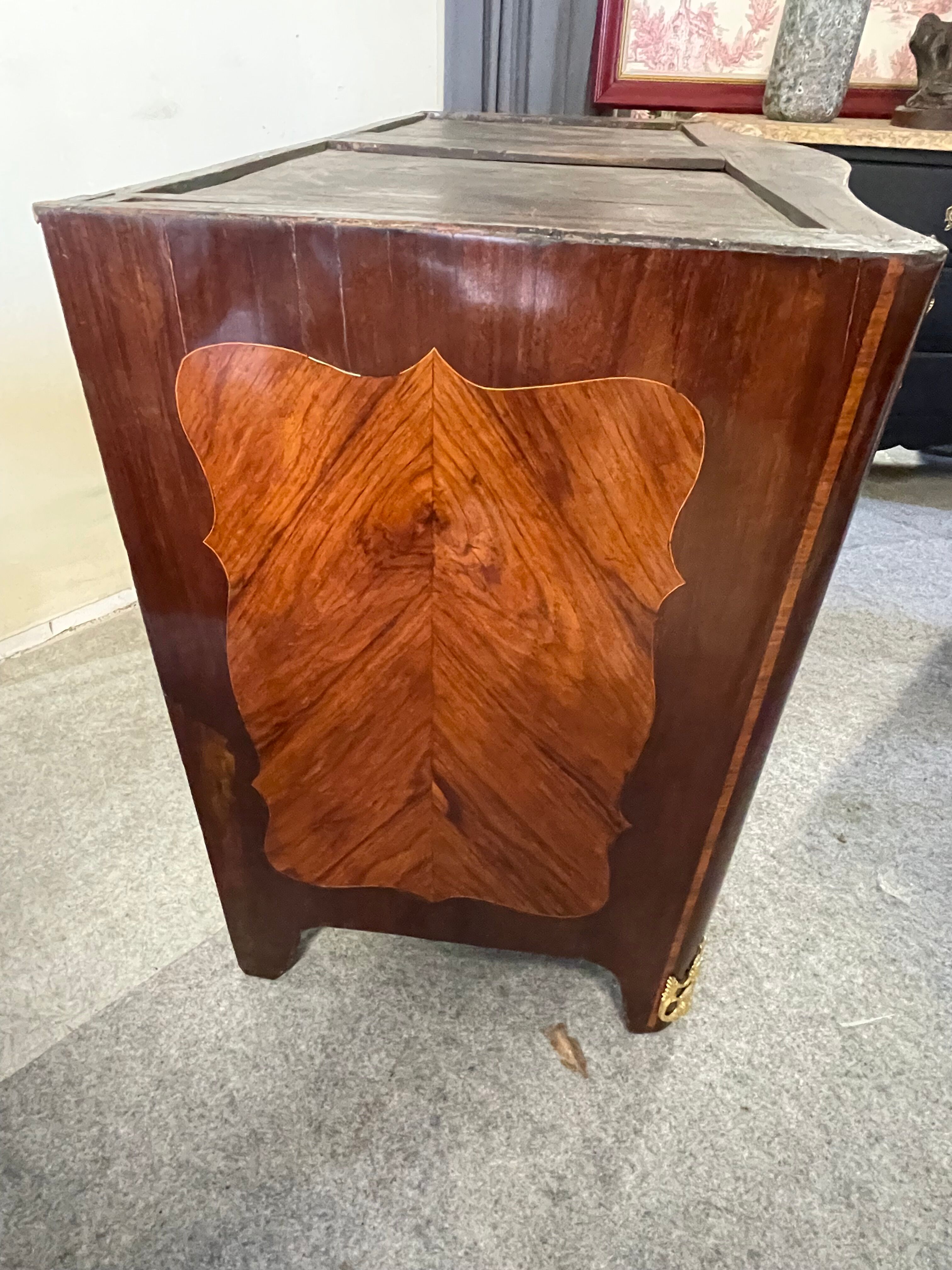 Louis 15 period 18th chest of drawers