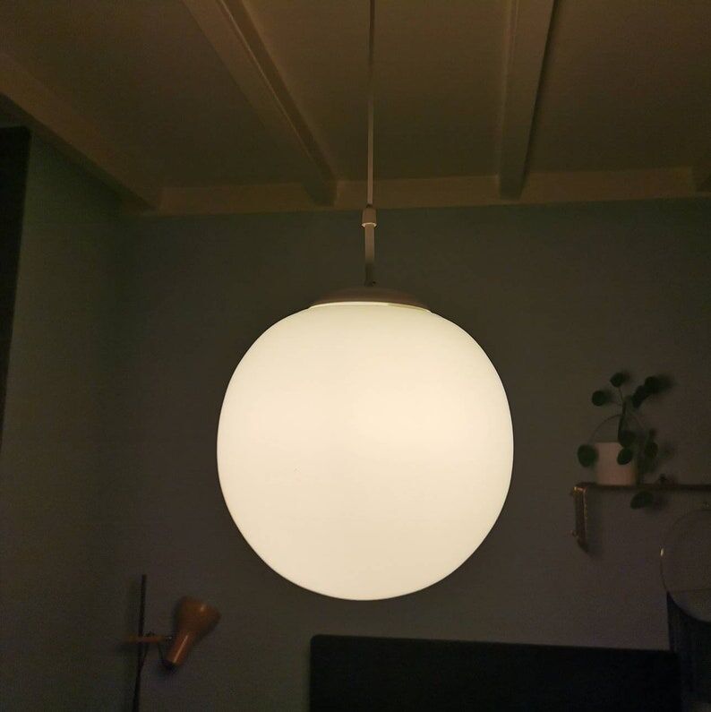 Glass suspension from the mid-century 80s