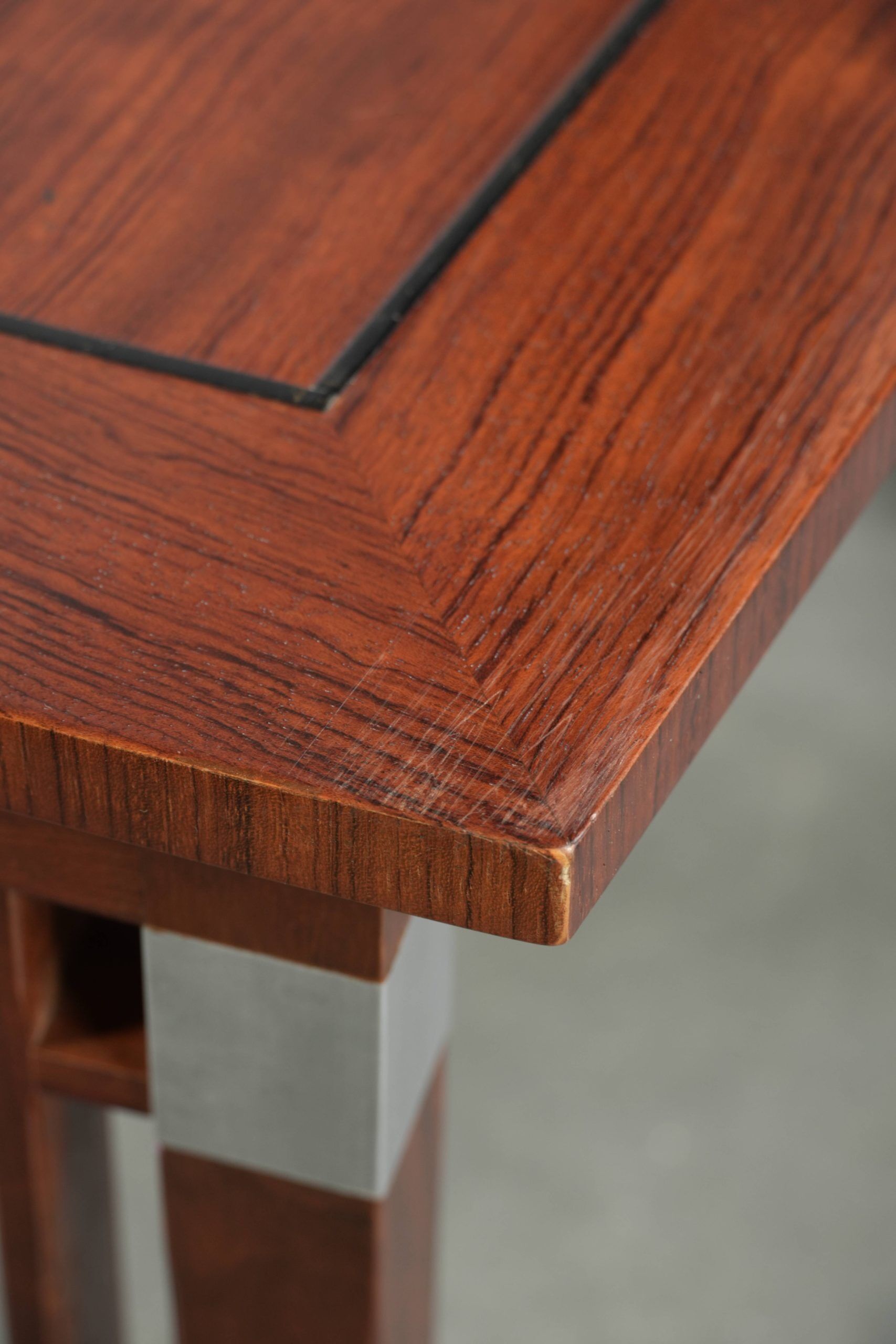 Art Deco design coffee table with extendable parts