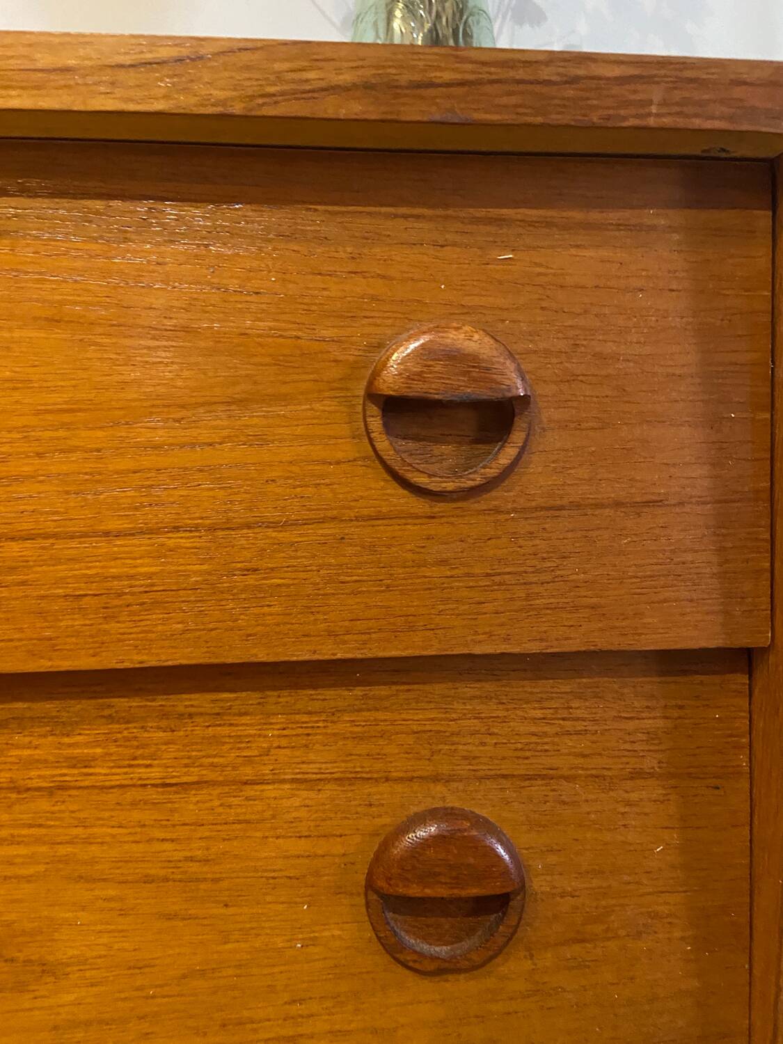 Vintage wooden chest of drawers