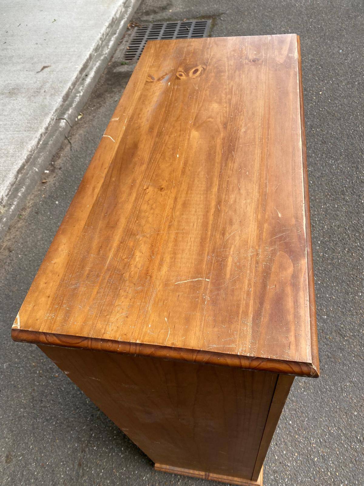 English wooden chest of drawers from the 80s