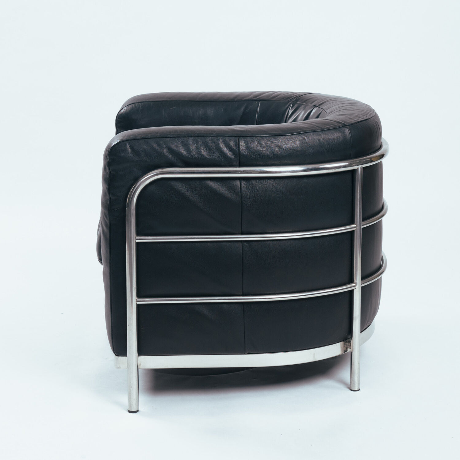 Zanotta onda black leather lounge chair, Italy 1980s
