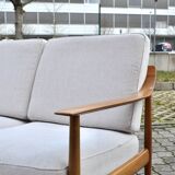 Knoll Antimott Sofa walnut