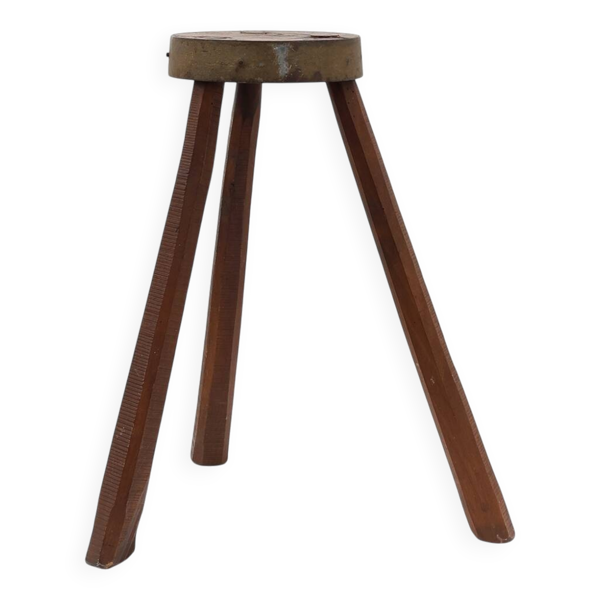 Tabouret tripode brutaliste français en chêne massif et métal, années 1850