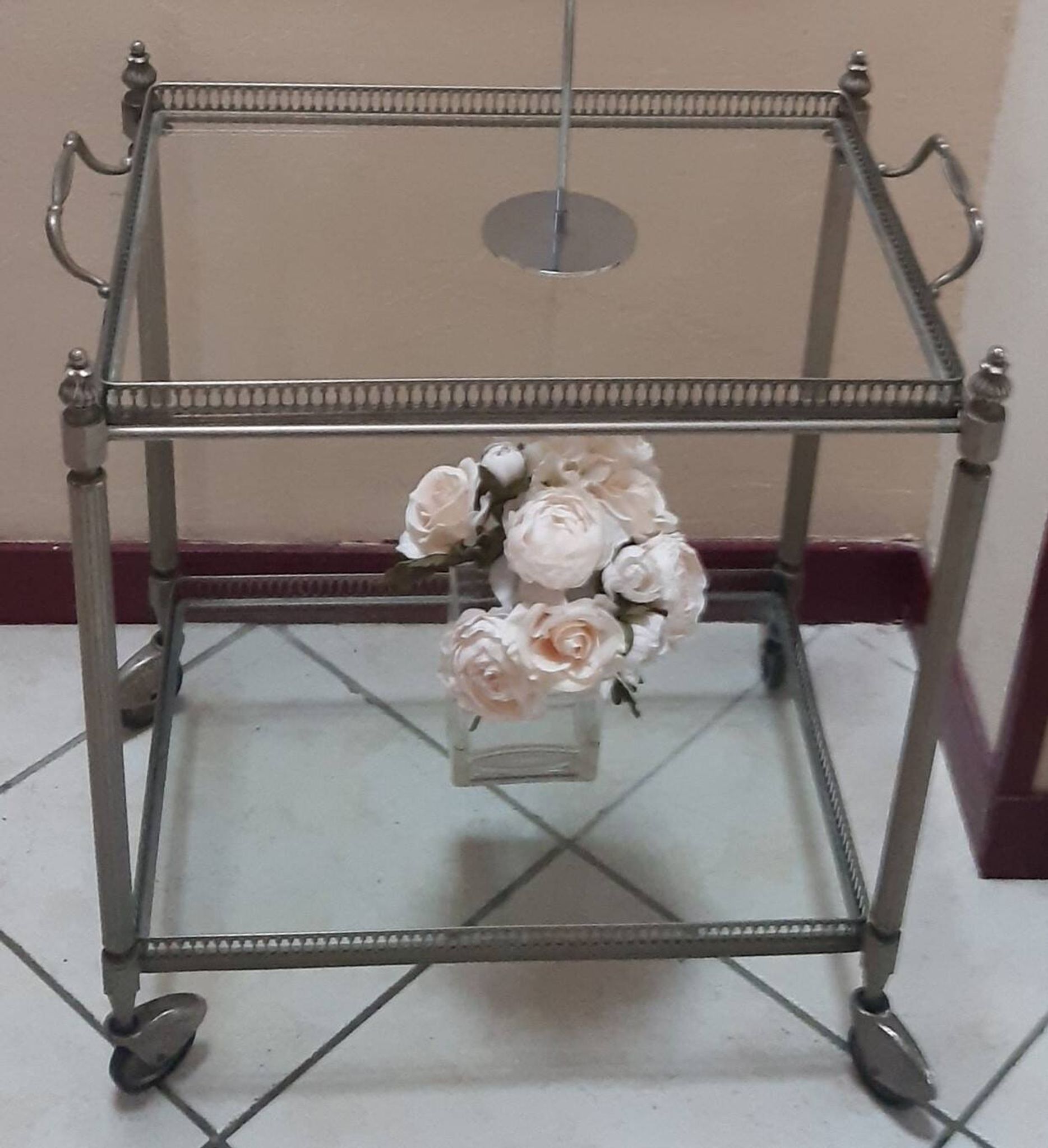 Desserte roulante en laiton argenté
