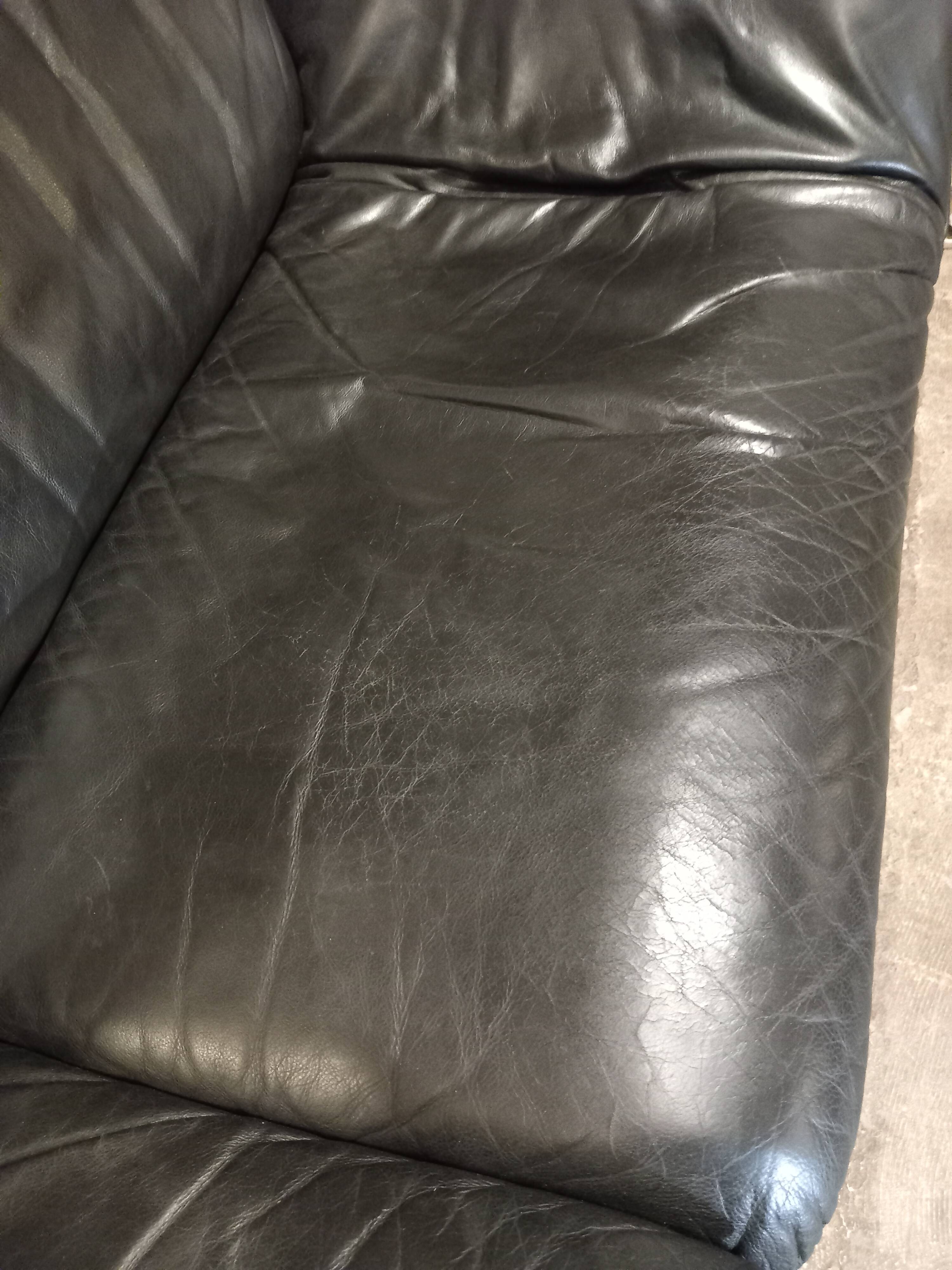 De Sede leather sofa 1980 design Reto Frigg