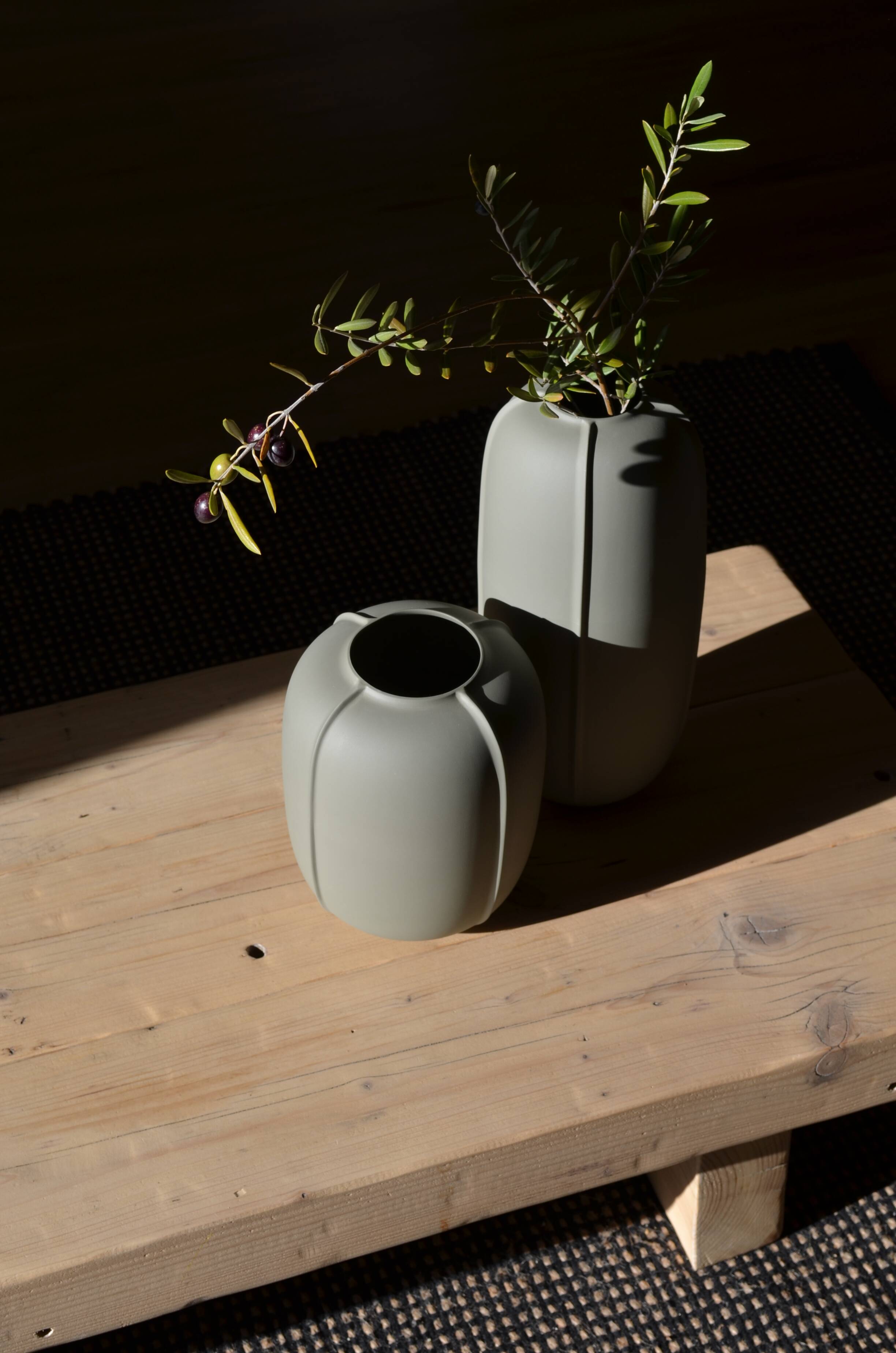 Atlas porcelain vase n°1