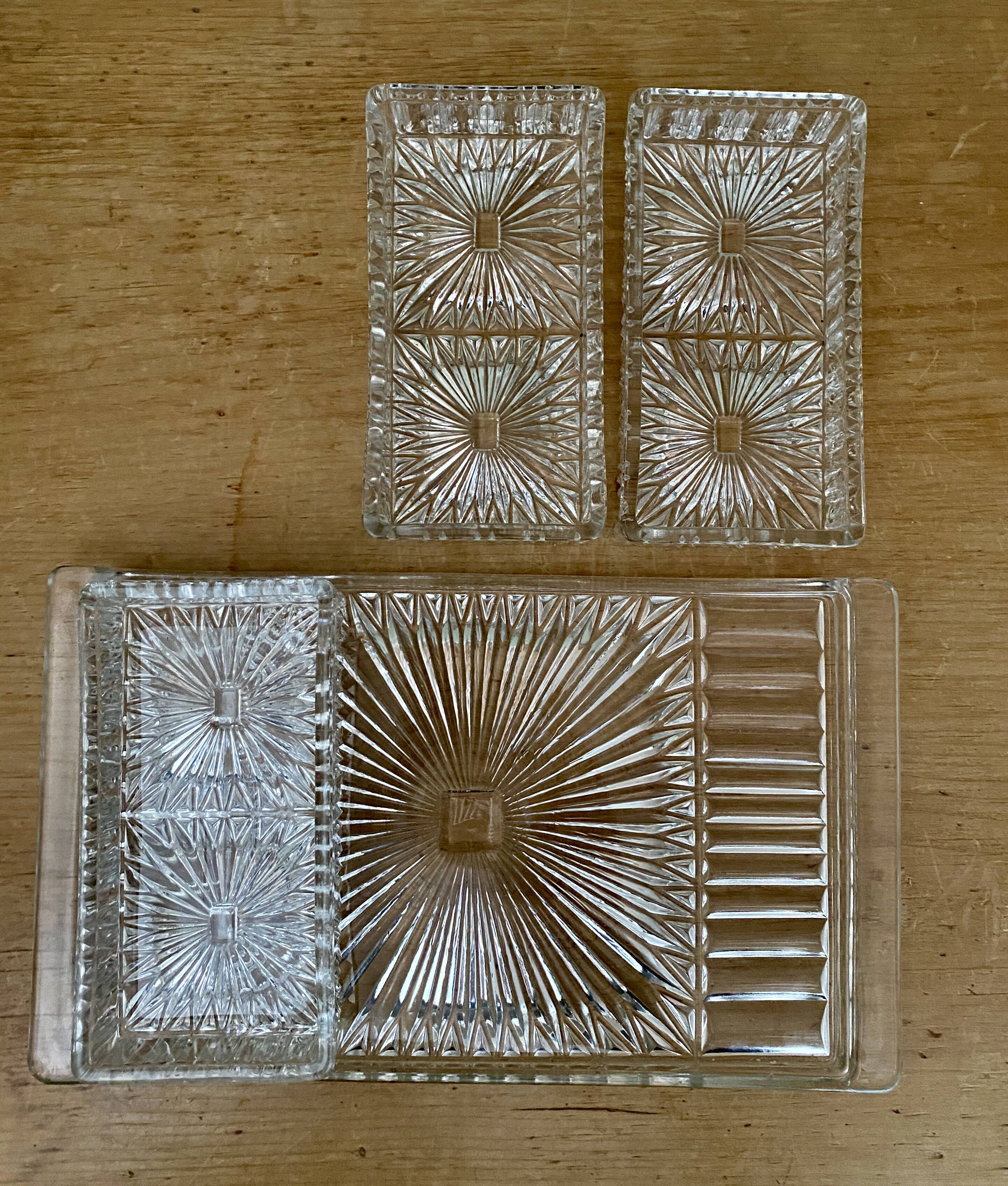 Tray and 3 vintage ramekins in worked glass