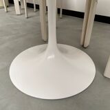 Florence Knoll round table, marble top and tulip base, circa 1960, Eero Saarinen