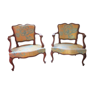 2 old low chairs