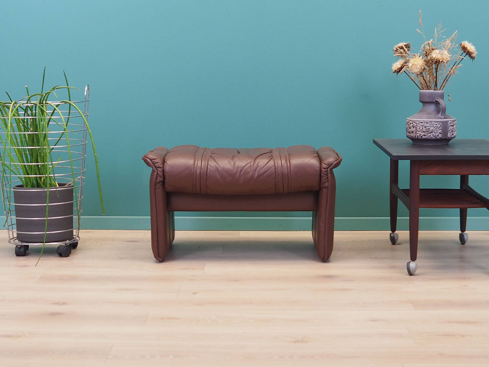 Leather puff, Danish design, 1970s, production: Denmark