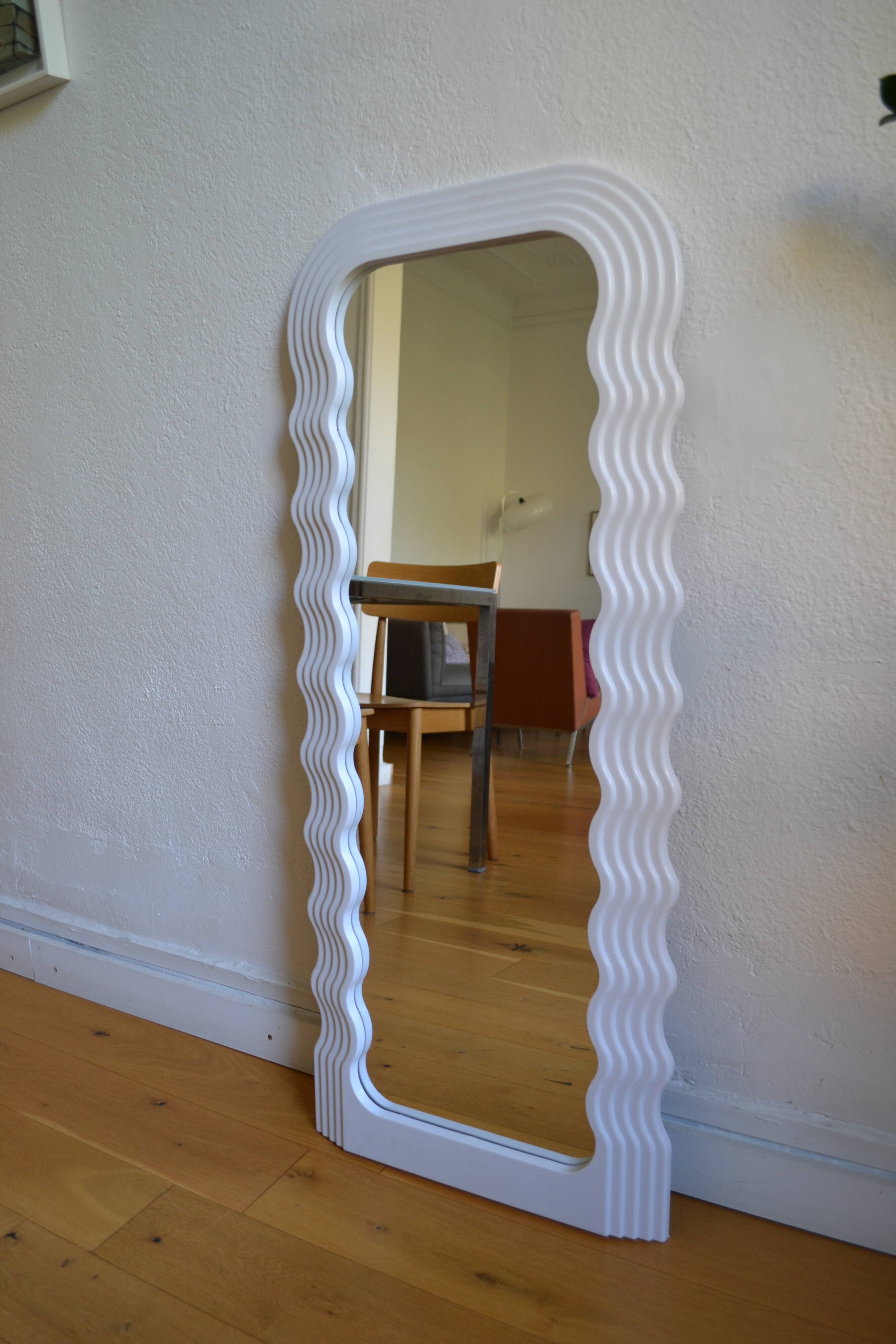 Wall mirror