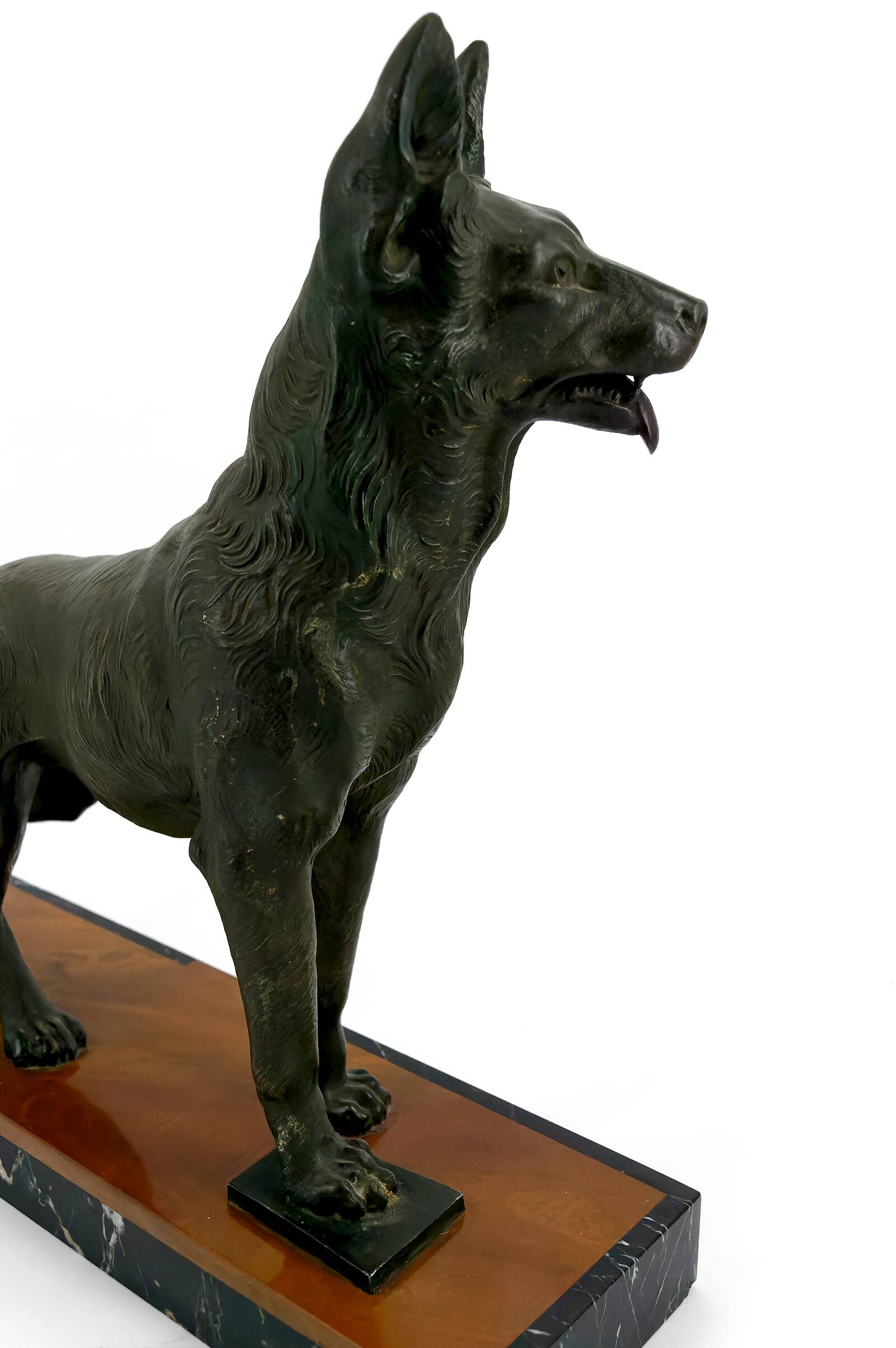 Sculpture representing a German Shepherd, Perrier Challenge Trophy, 1942