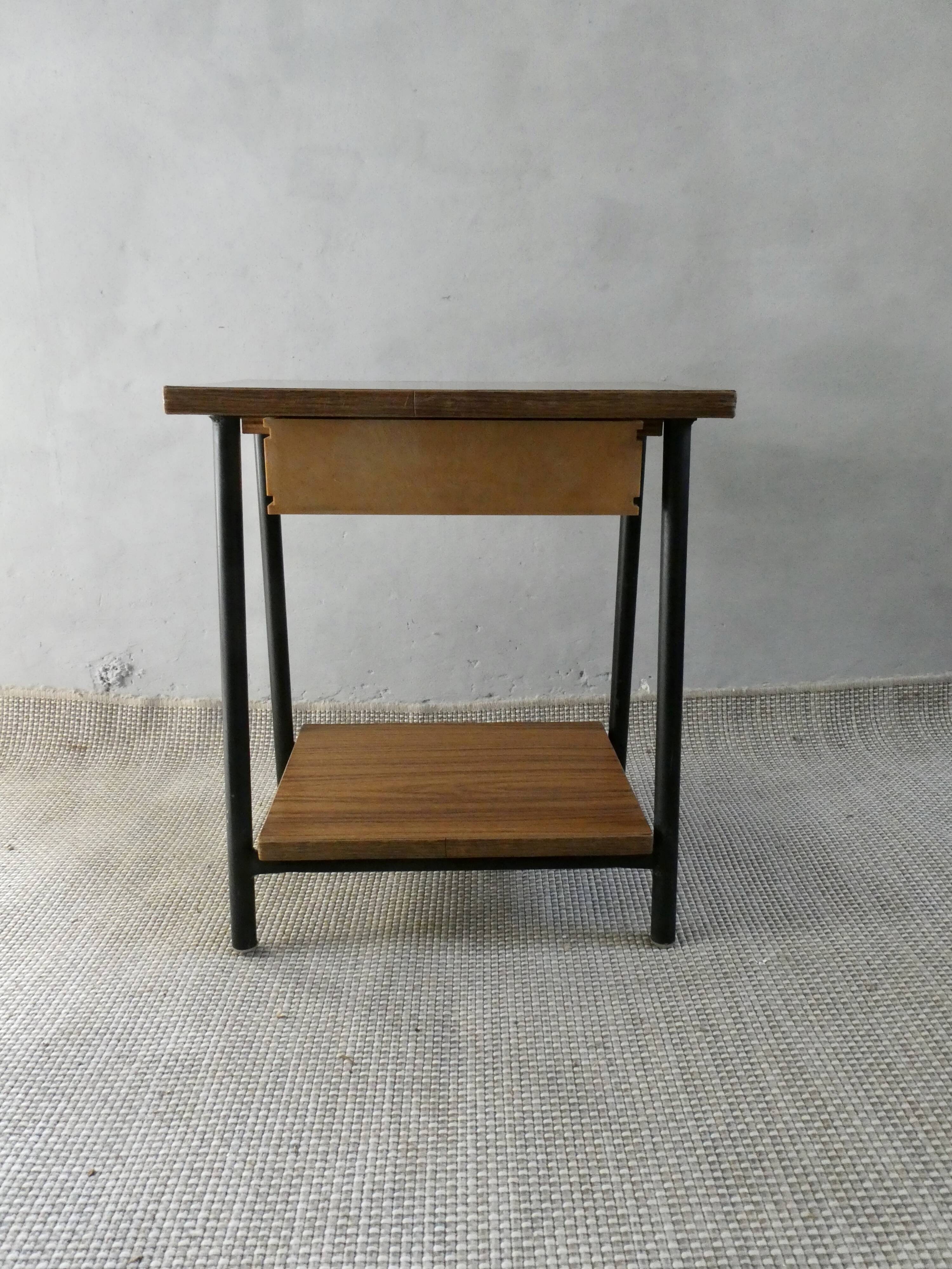 1960s-70s bedside table, CD in Sens, 1960s